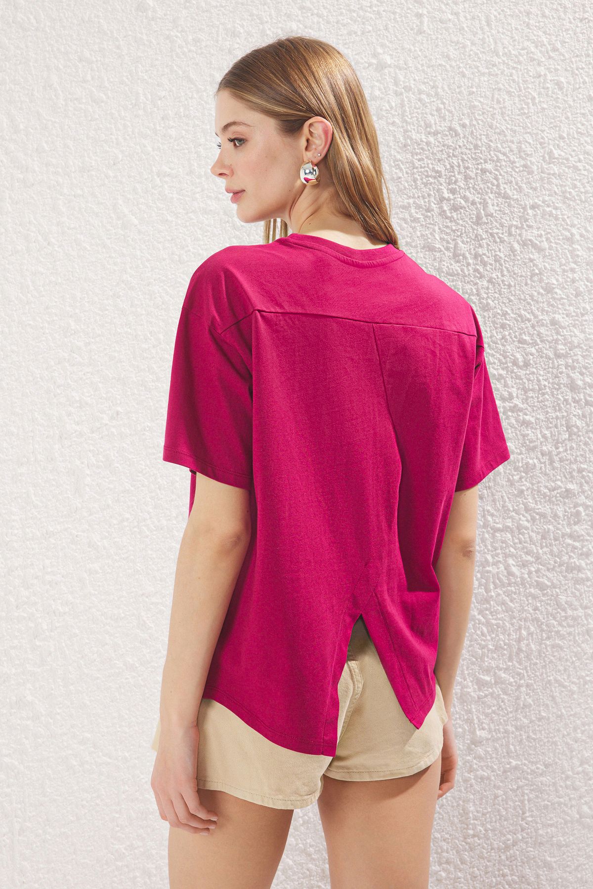 Trendyol Collection Tričko Cherry Rotten Oversize s detailem zad