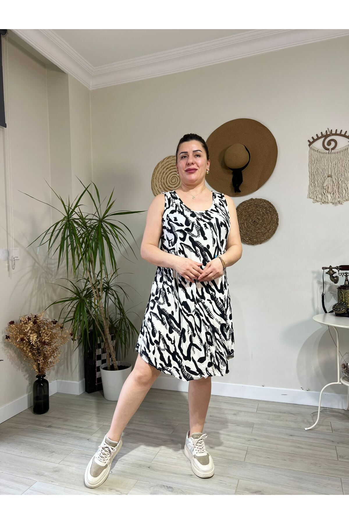 MJORA-Comfortable Fit Woven Fabric Plus Size Dress 3