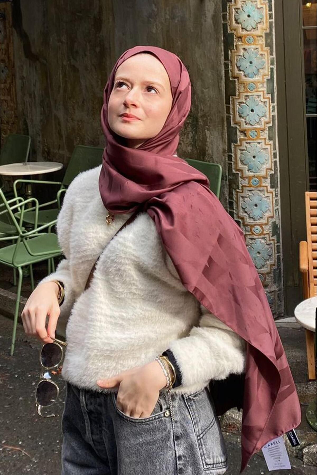 carell Tuğbanur Hirik'in Tercihi C Desen Monogram Pamuk İpek Şal Kızıl Kahve