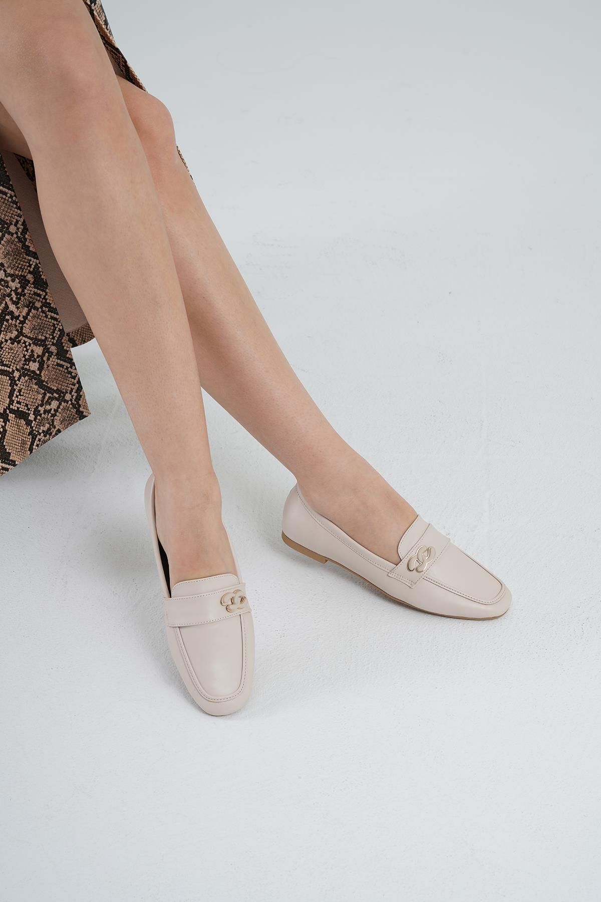 Beyond-Pantofi de damă din piele bej cu toc mic - BYNDKP505 3