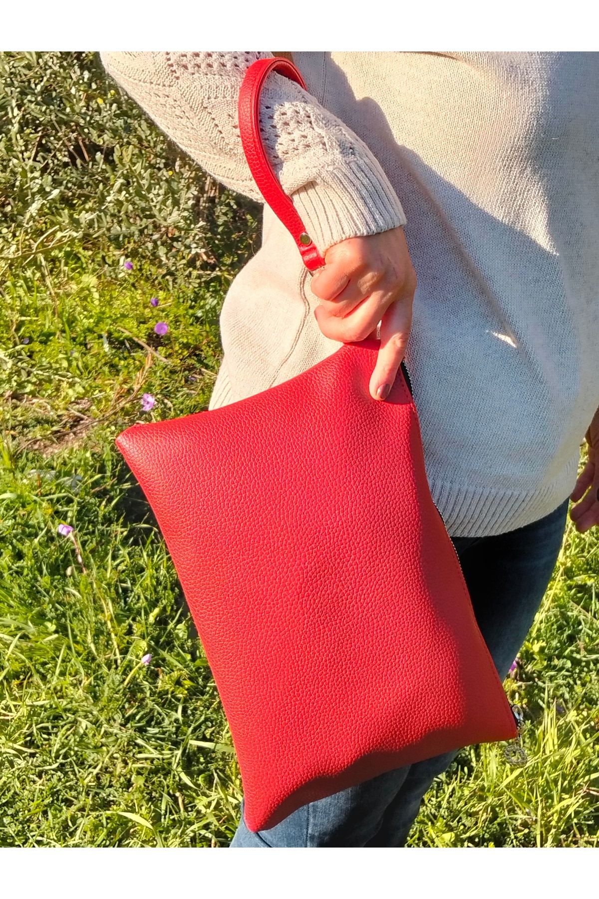 Nüveden Kadın Düz Desenli El Askılı Portföy Clutch Çanta