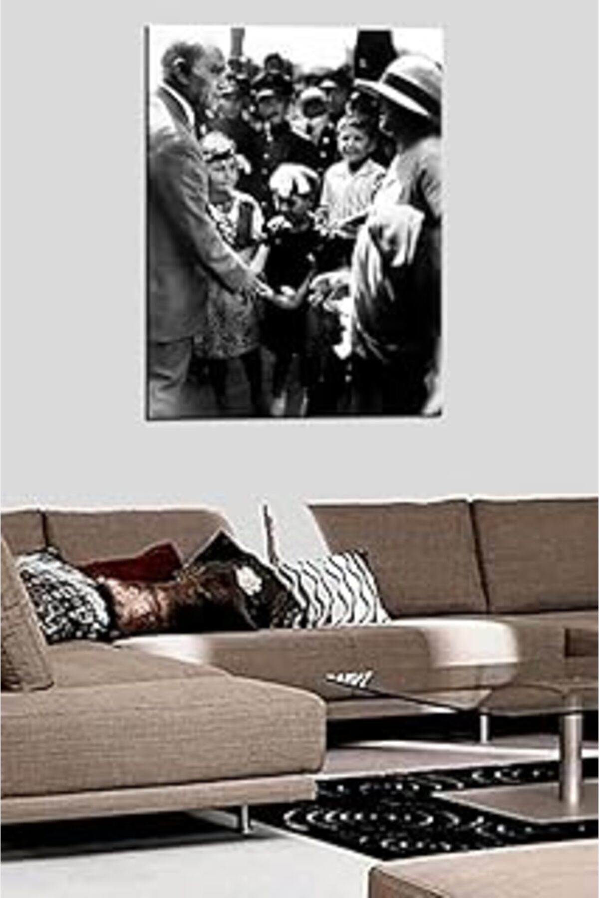 Pazarcan Talya Tablo Atatürk Çocuklarla Ve Öğretmen Ile Siyah Beyaz Kanvas Tablo 50x70 No-2518