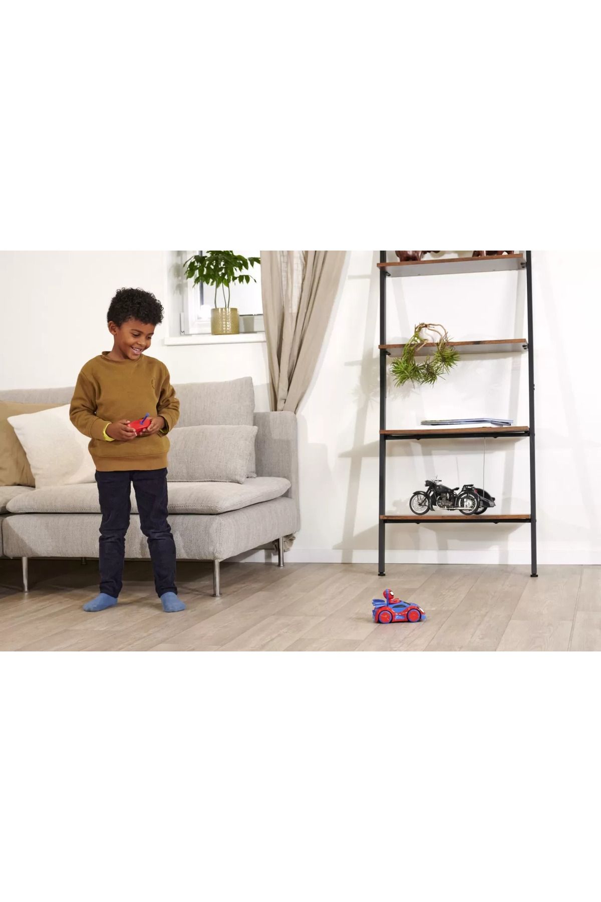 Simba-Jada Rc Car Spidey Web Crawler 1:24 Scale 3