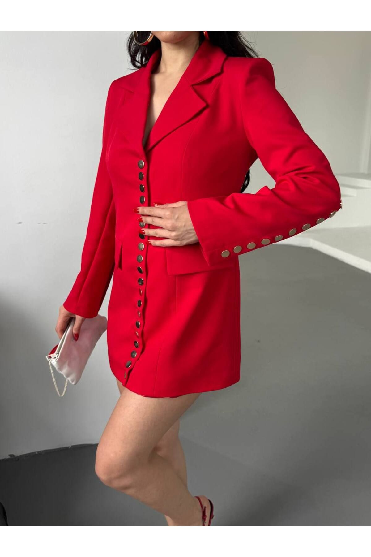 ZF BUTİK-Trendige lange Blazerjacke für Damen mit goldenem Druckknopf und detailliertem Design 2