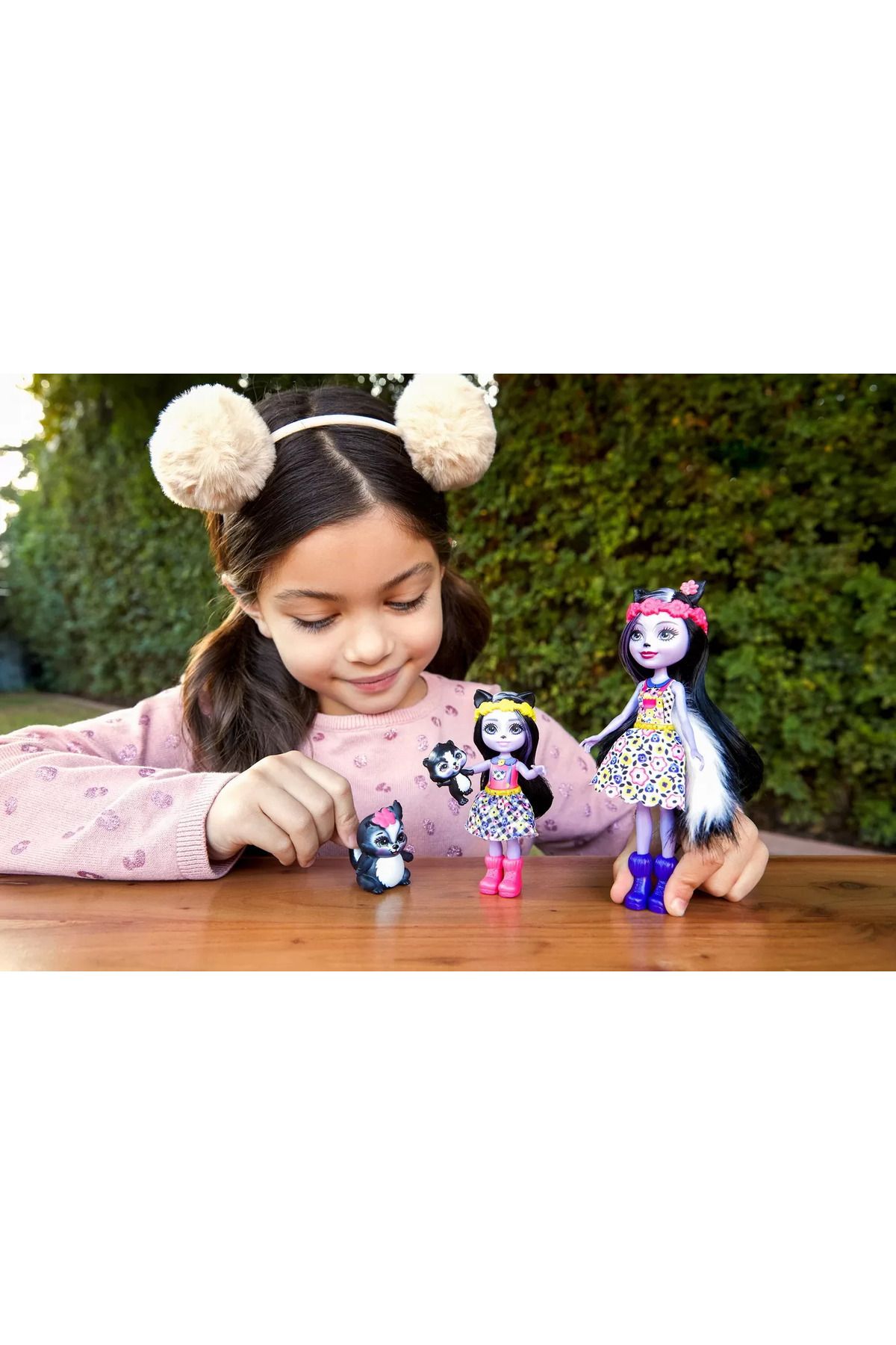 mattel-Enchantimals Sisters and Pets Doll Set Sage Skunk and Caper and Sabella Skunk and Striper 3