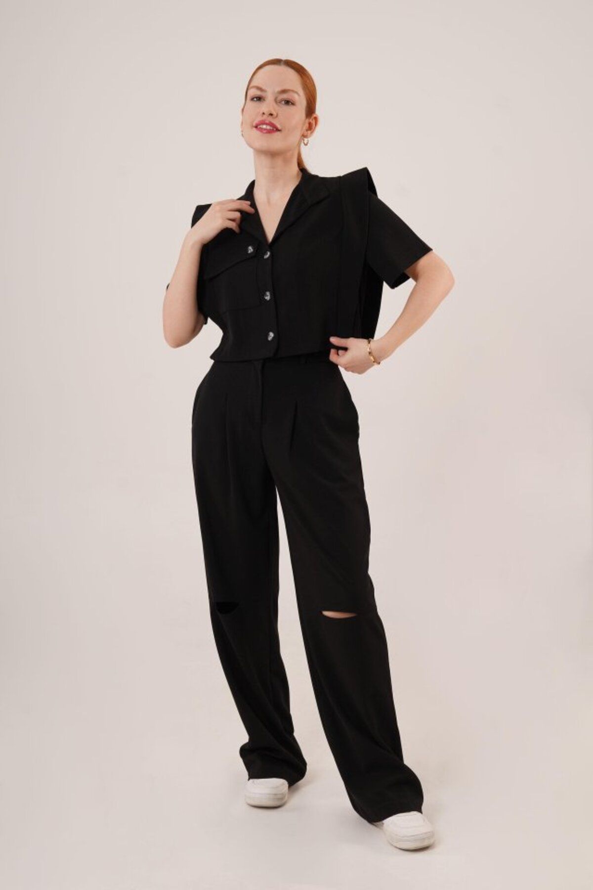 Meleners Cepli Düğmeli Bluz Ve Diz Detaylı Pantolon Siyah İkili Takım