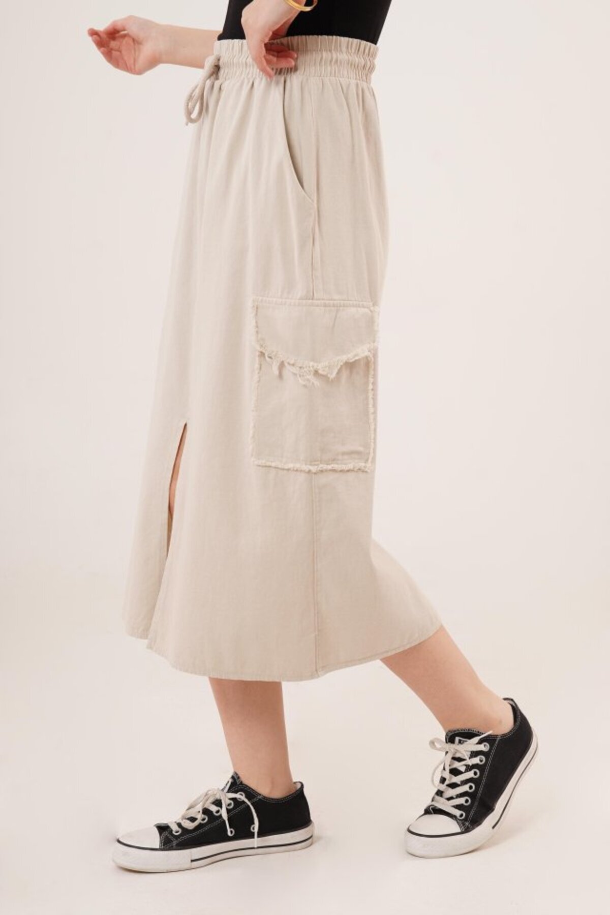 passense-Cream Skirt with Front Slit and Pocket Detail 7