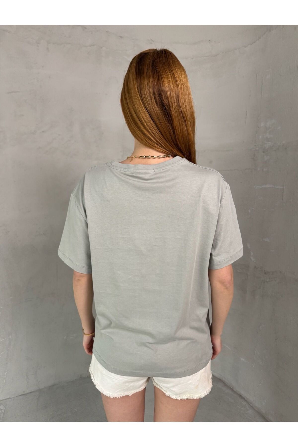 Cappmoda-T-907 Painting Gray White Cestud Lettering Embroidered Short Sleeve Cotton T-Shirt 3