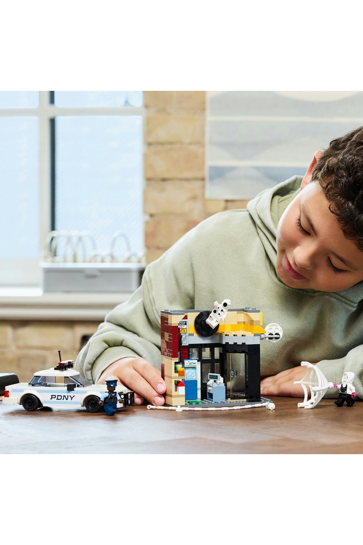 LEGO Set LEGO Marvel Super Heroes - Spider-Verse: Miles Morales vs