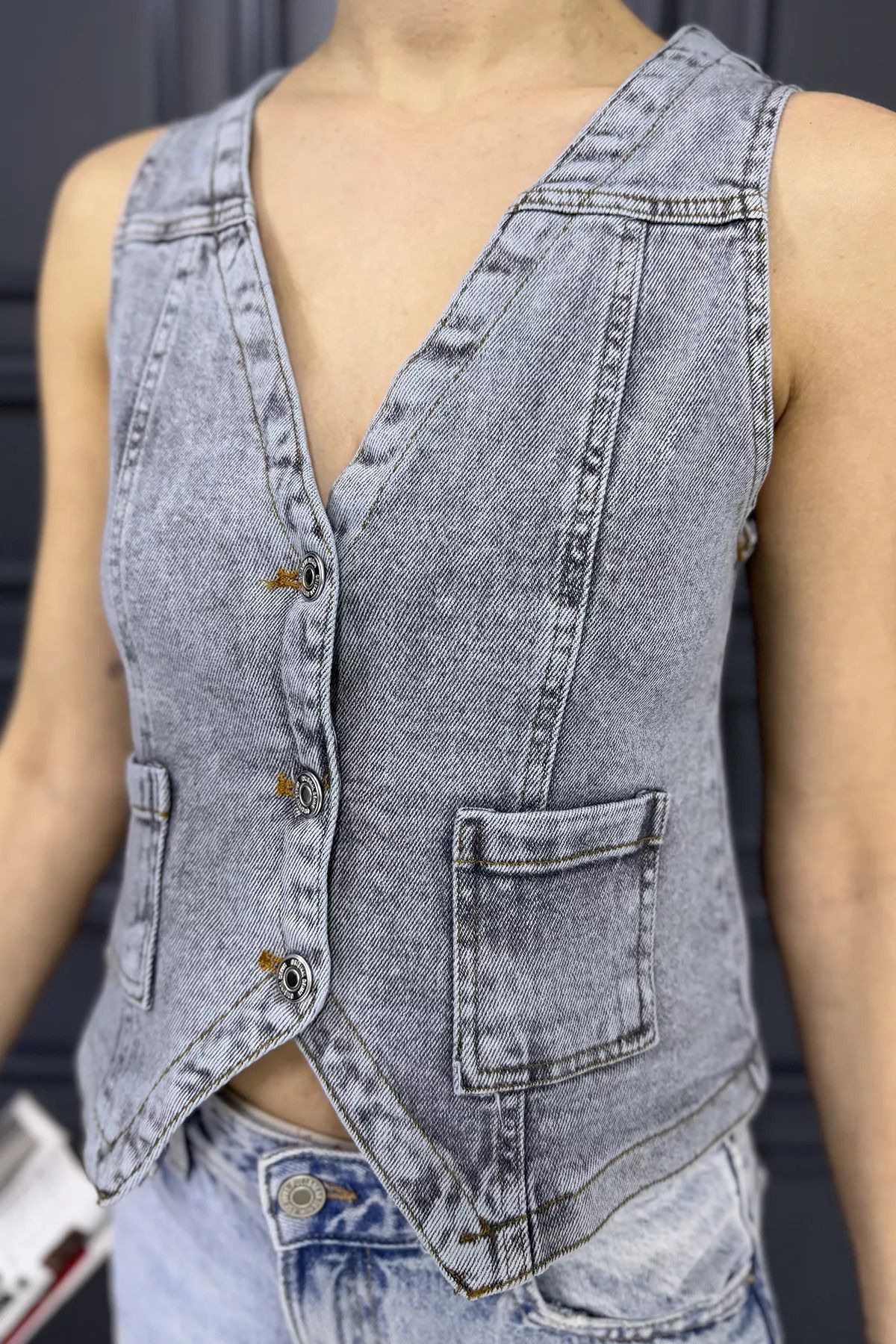 GÜLSELİ-Gray Women's Pocket Jean Denim Vest 4