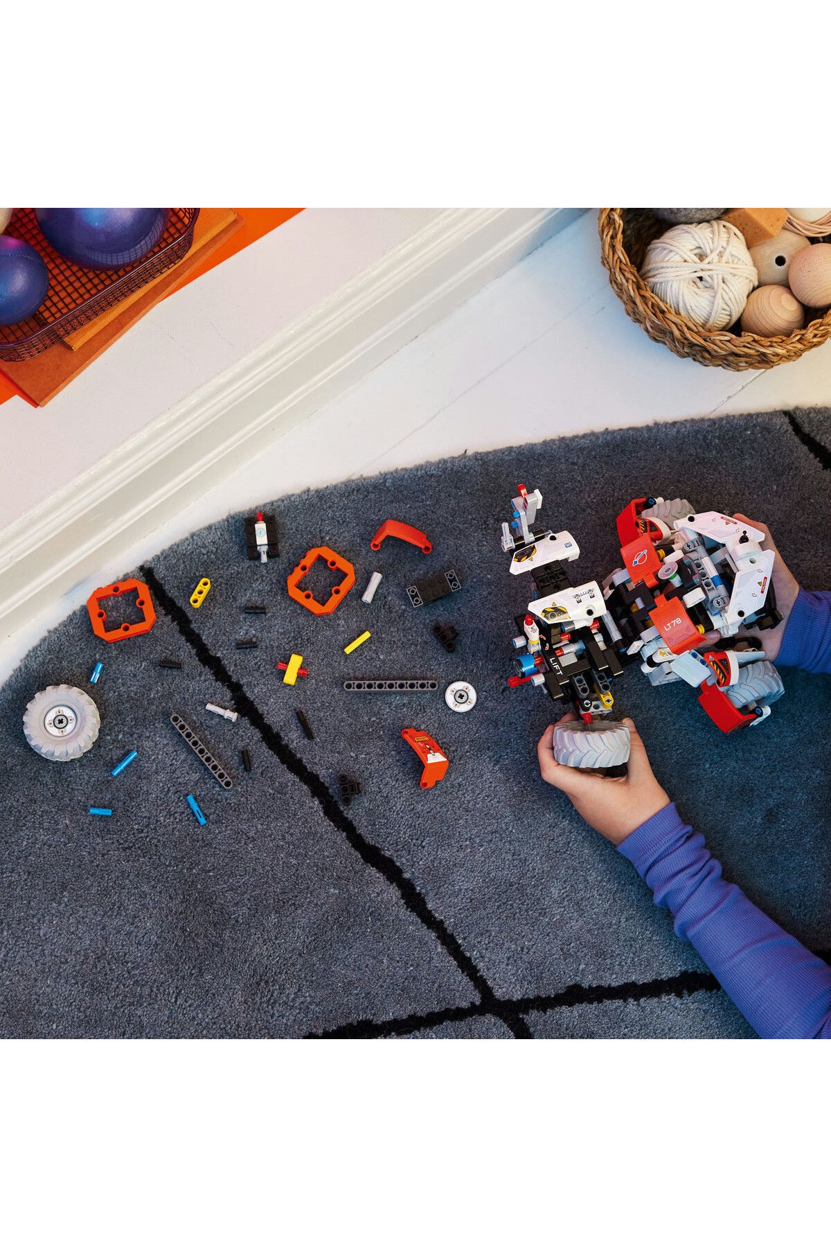 LEGO-LEGO Technic - LT78 Surface Space Loader Set (42178) 4