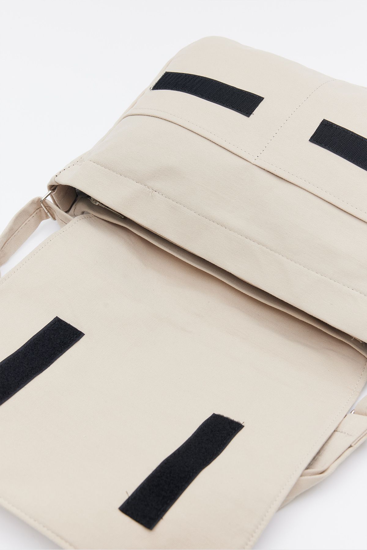 Shanta-Cream D08 Plain Postman Model 3 Compartment Zippered Hanging Daily Unisex Arm and Shoulder Bag 3