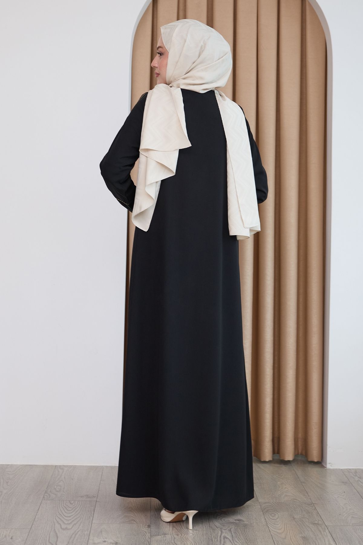 InStyle-Black Ferace with Colorful Stripe from Top to Bottom 3