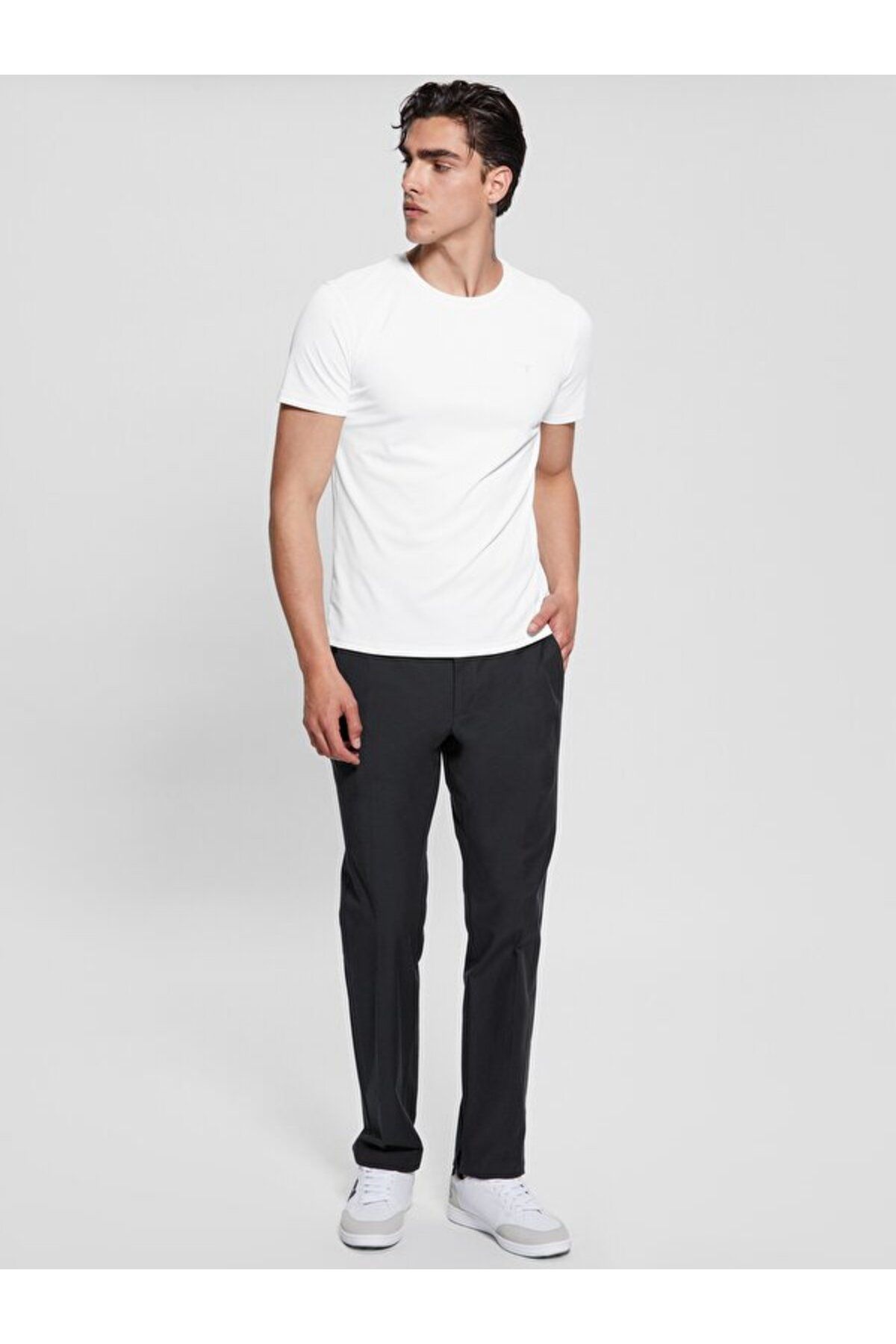 تی شرت سفید مردانه Slim Fit New Tech Guess