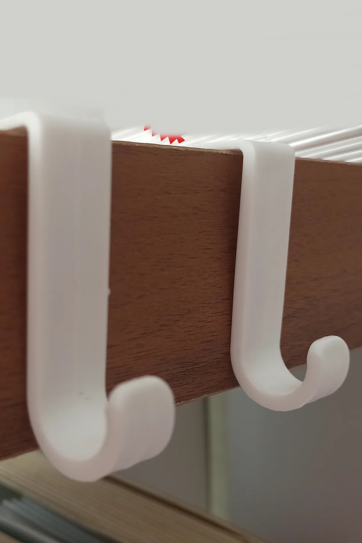 HerEveOyuncak Çocuk Çekmece Dolap Yapışkanlı Köşe Güvenlik Kilidi + 7 Adet Çekmece Plastik Askı - 2li Set P0U3K7 fotoğrafı 7 (önizleme)