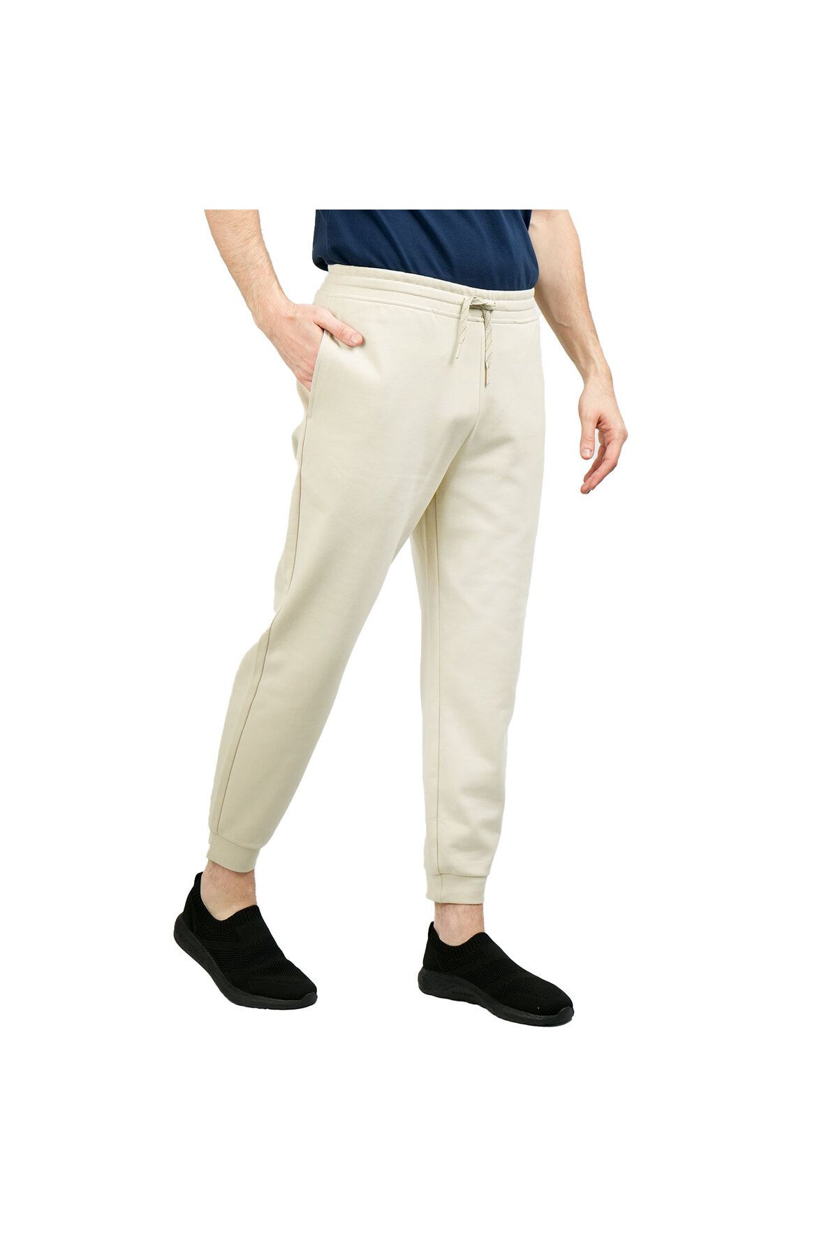 Giordano-Men's Slim Tapered Fit Jogger Pants 1