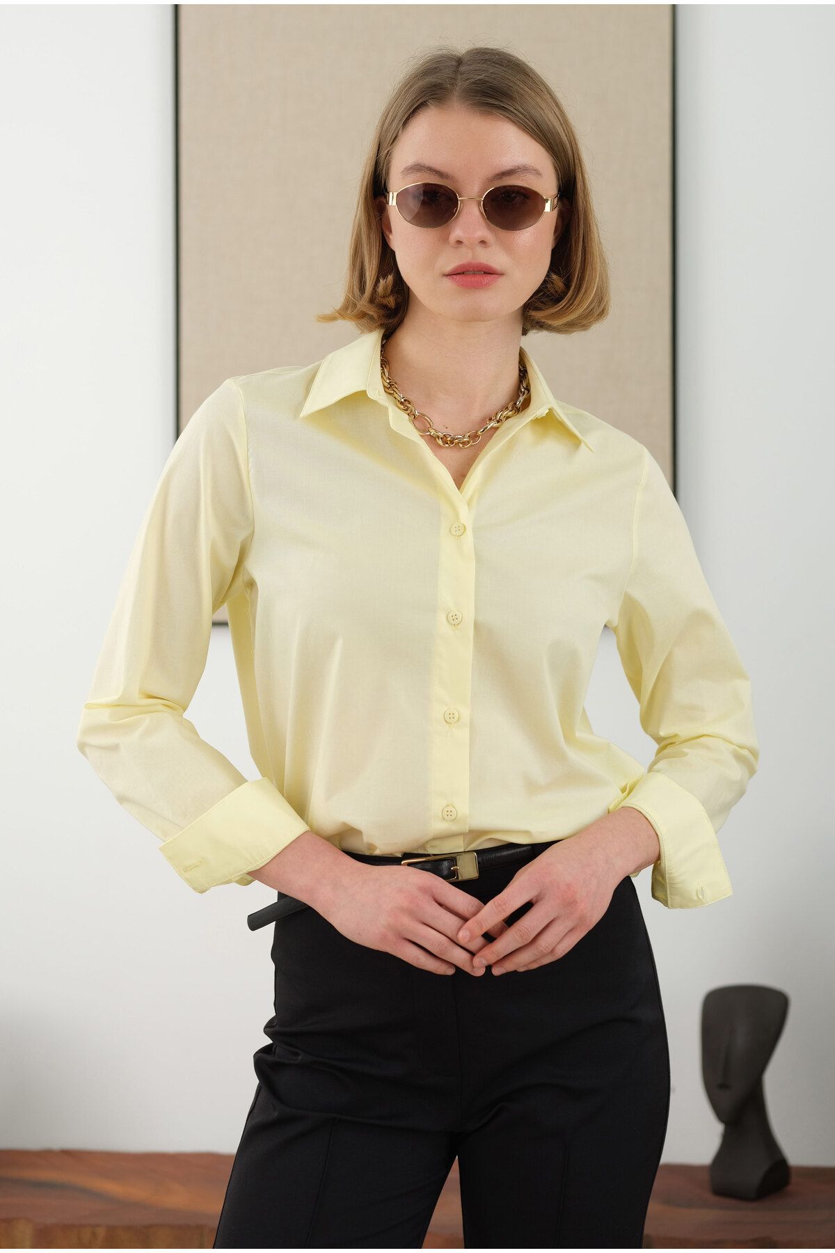 HEQA-Short Fit Top - Soft Yellow 2