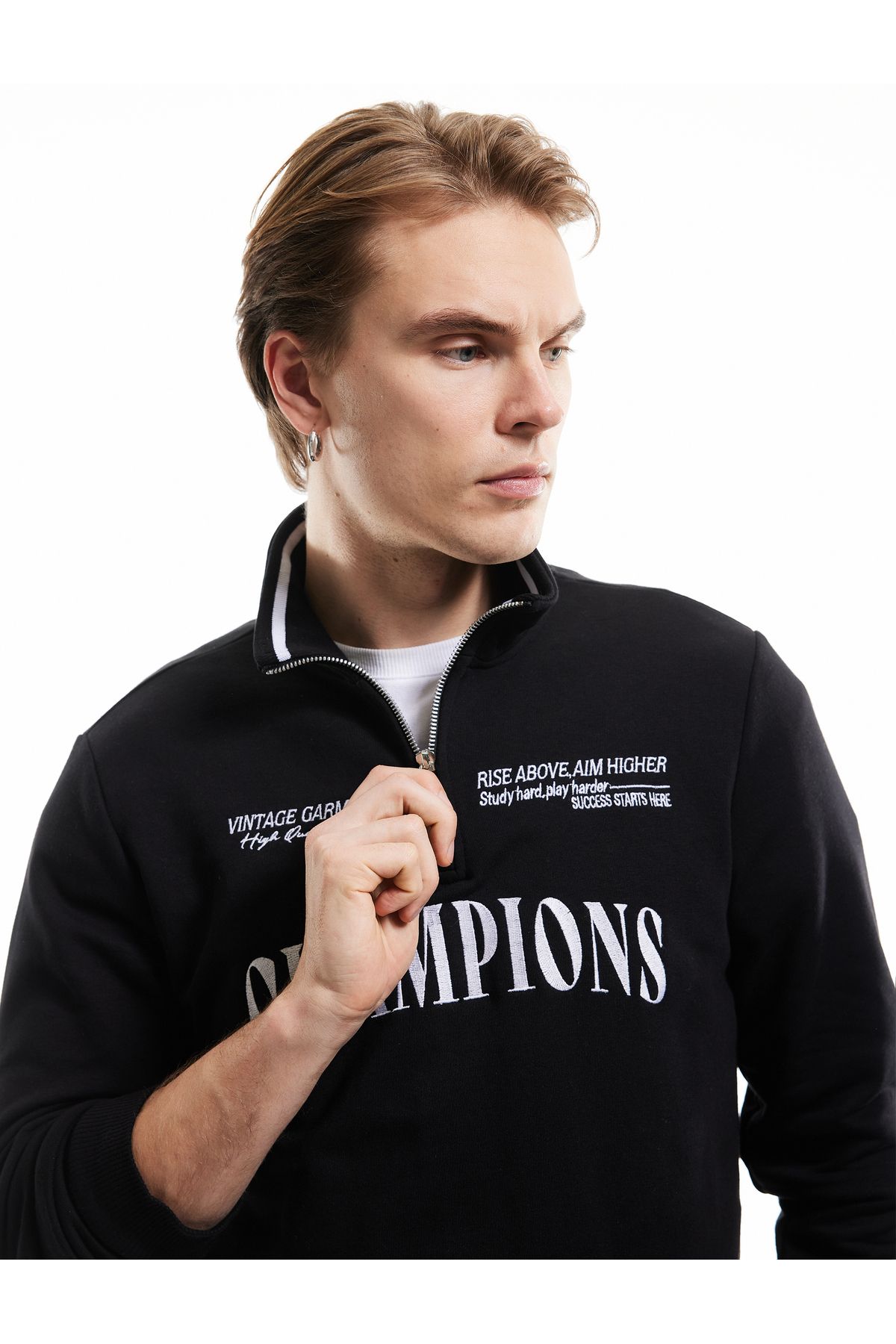 Koton Yeni Sezon Yarım Fermuarlı İşlemeli Uzun Kollu Sweatshirt