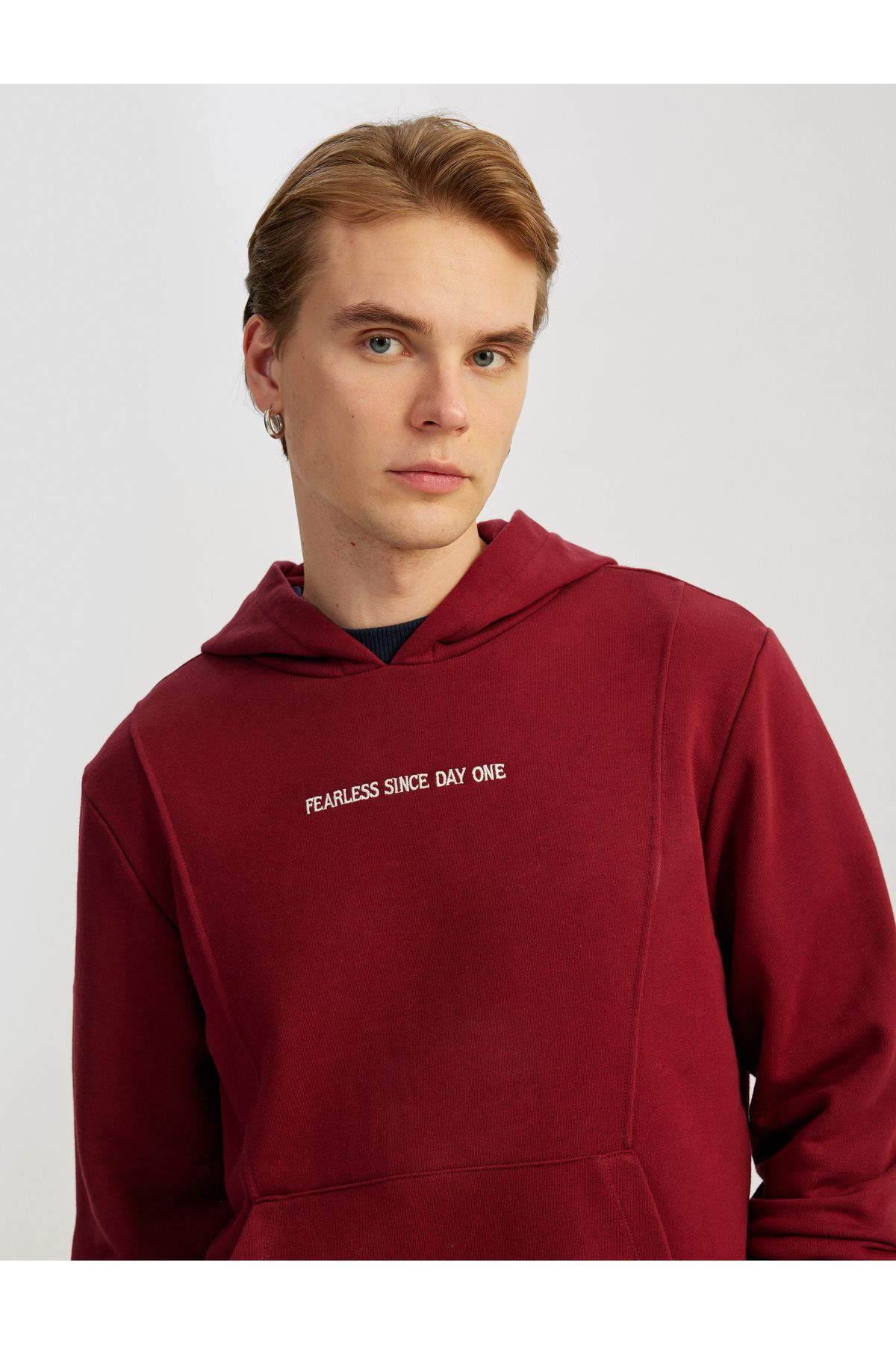 Koton Yeni Sezon Uzun Kollu Pamuk Karışımlı Cepli Slogan Baskılı Kapşonlu Sweatshirt
