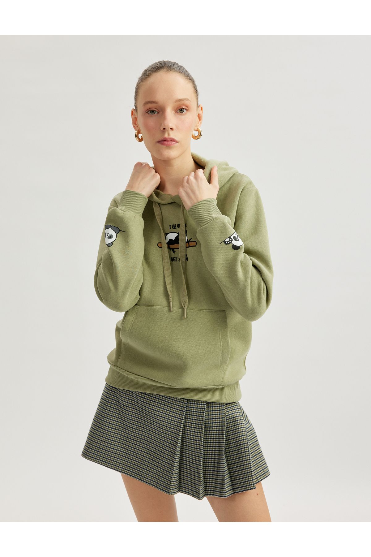 Koton Yeni Sezon Panda Baskılı Kapüşonlu Kanguru Cepli Şardonlu Oversize Sweatshirt