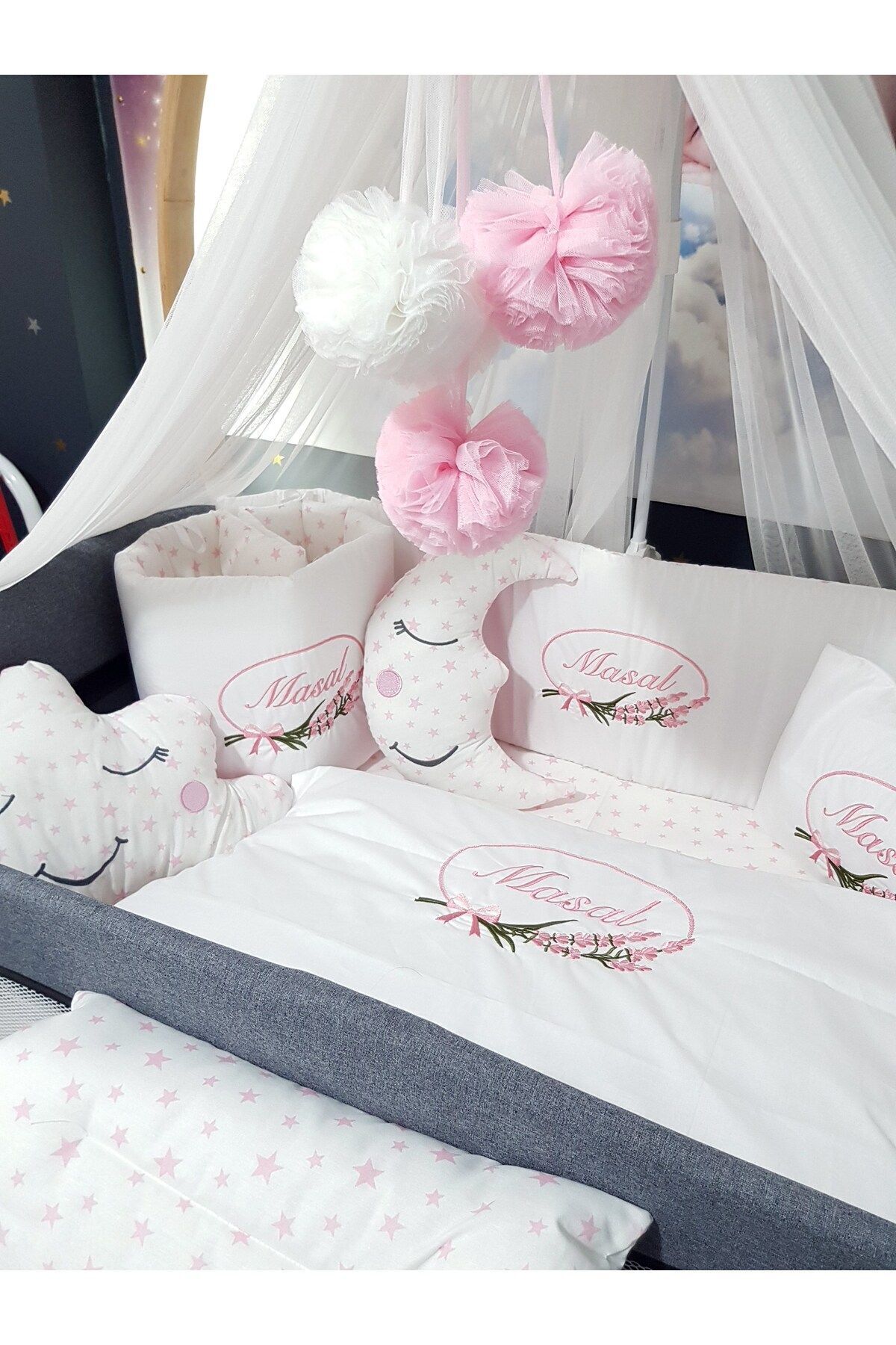 Baby Clime 70x110 Nakışlı Bebek Uyku Seti Isimli - Lüks Cibinlik Ve Aparat - Çiçek Fiyonk Motifli fotoğrafı 4 (önizleme)