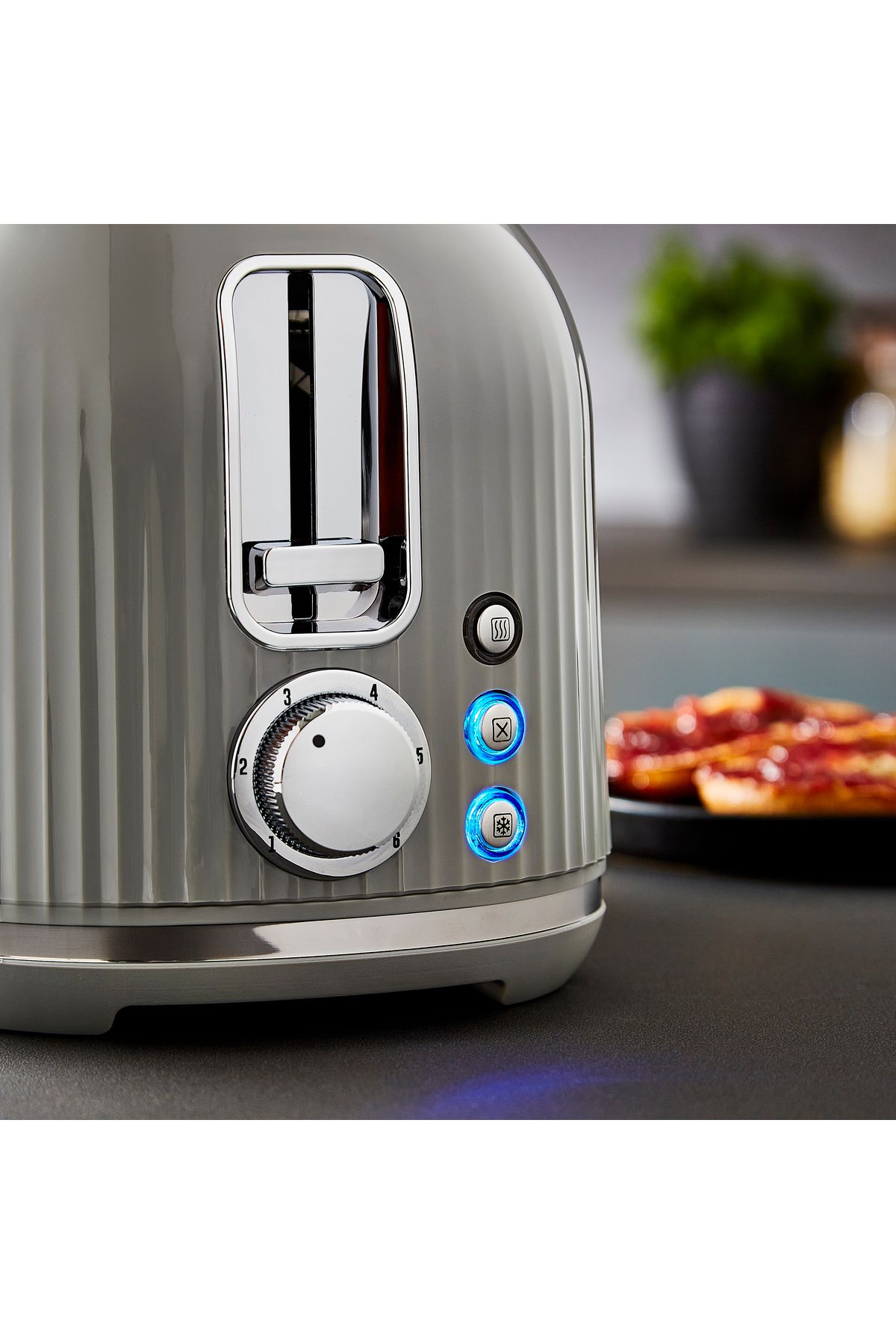 Geepas-Fluted Bread Toaster 2 Slice Slot 1000 W|  6 Adjustable Browning Control and Removable Crumb Tray 5