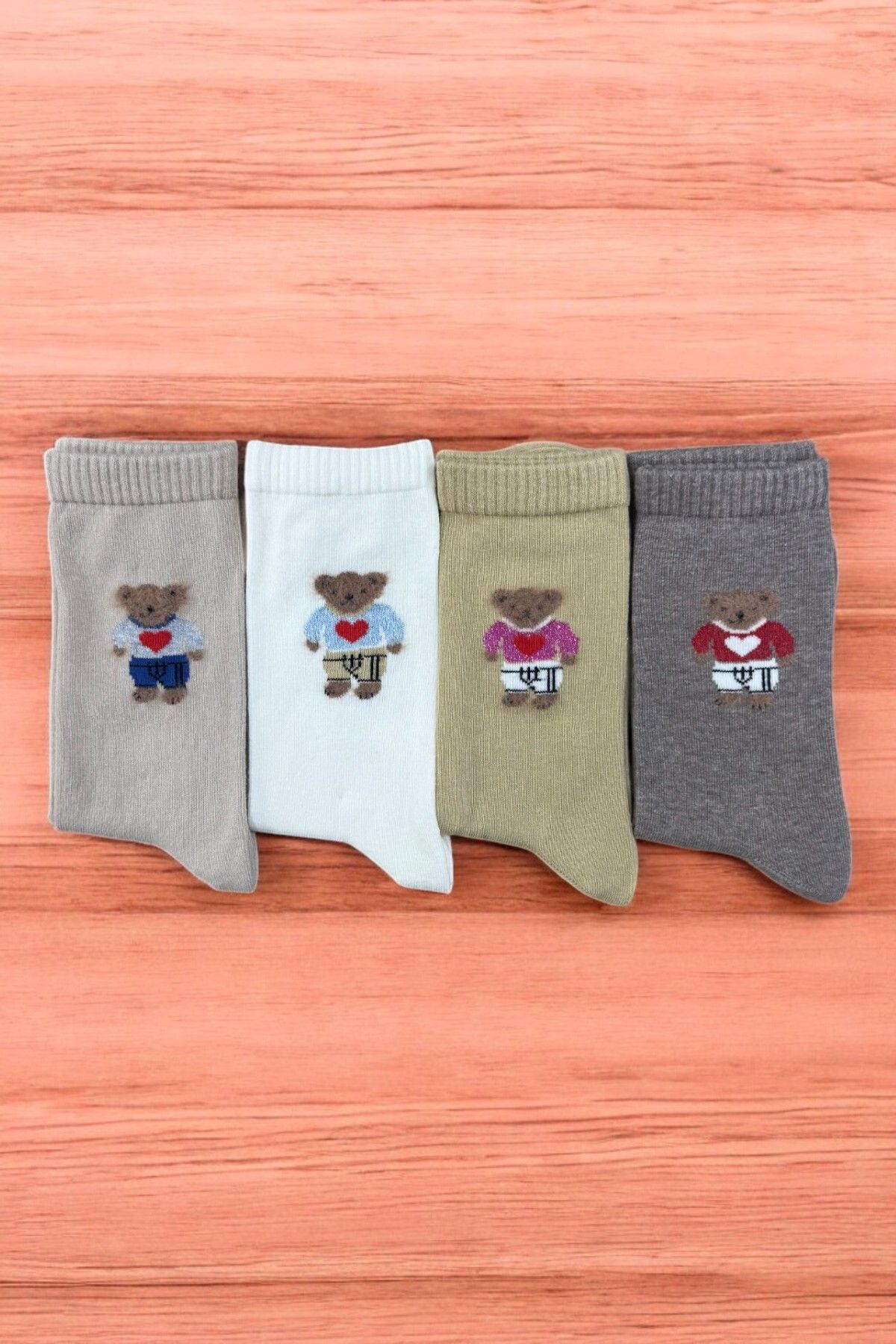 tibo-Premium Collection Teddy Bear Patterned 4-Piece Seamless Women's Short Socks 1