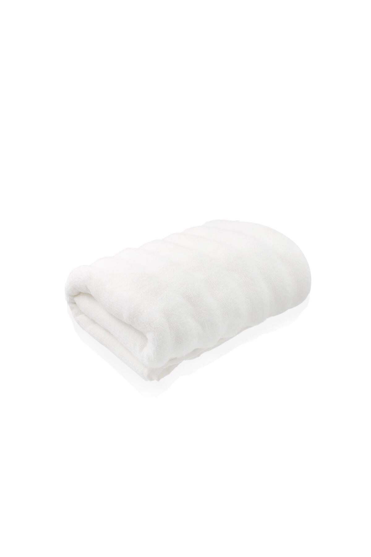 The Mia Fine Cotton White Bath Towel 140x70 Cm