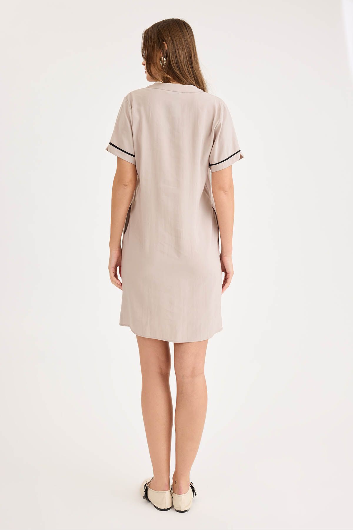 Vitrin-Judge Collar Buttoned Short Sleeve Pocket Dress 5