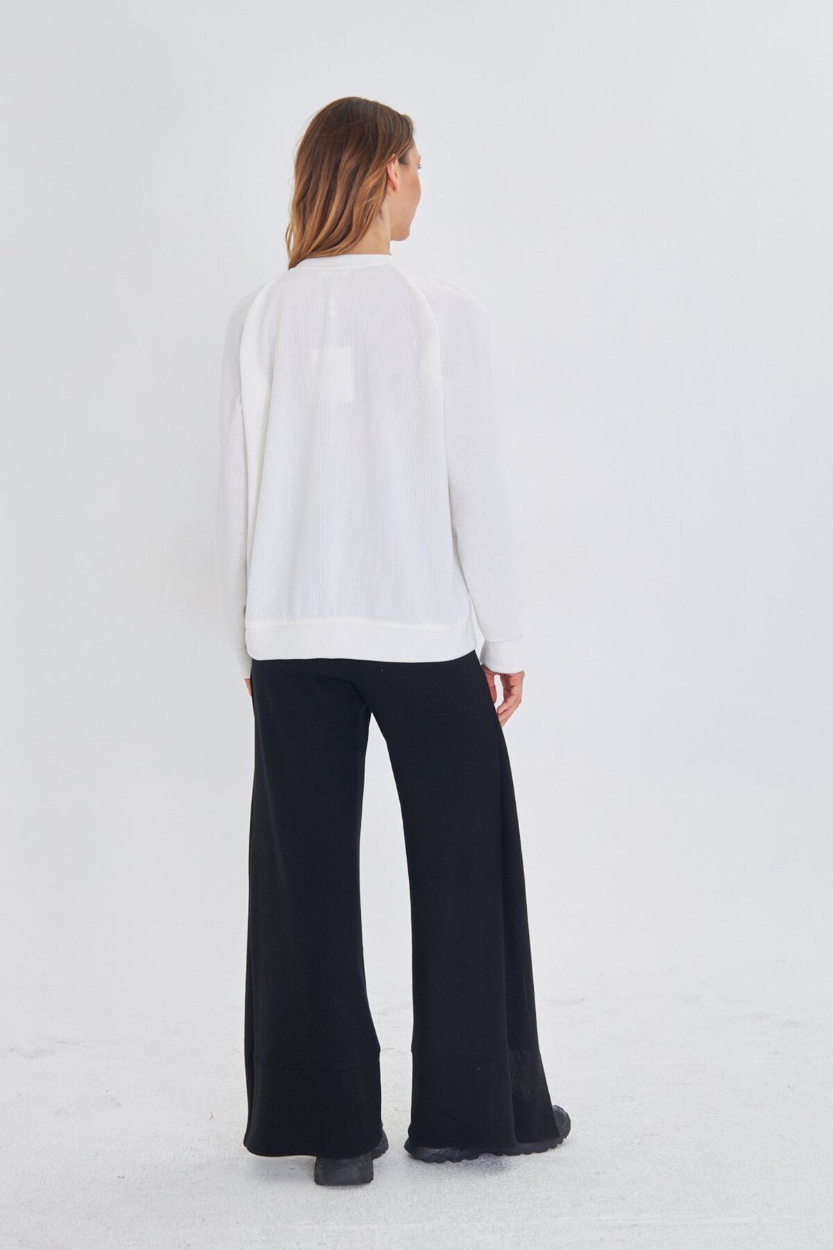 LAMANTE-White Knitted Bluz with Zipper Detail on the Collar 7