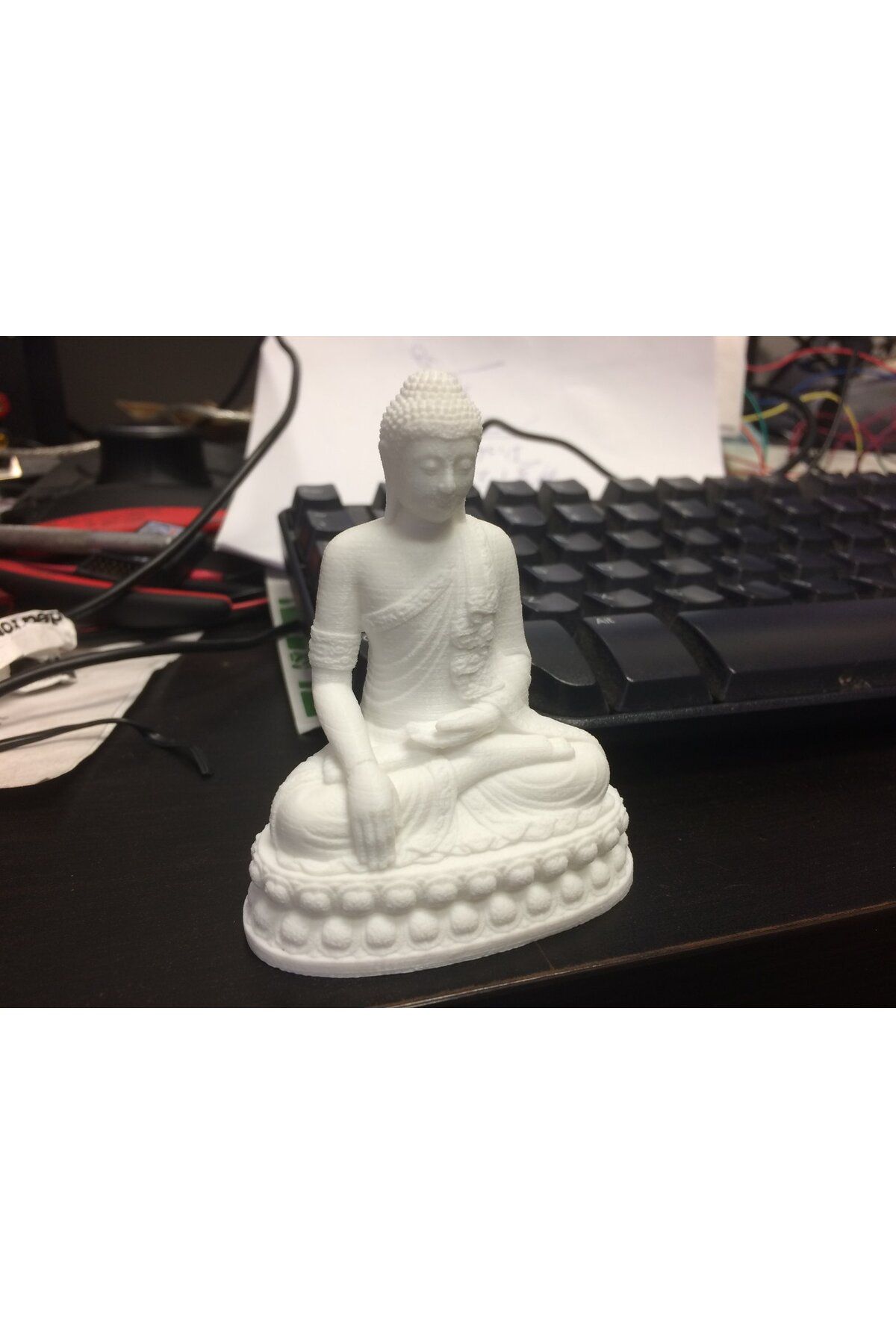 Lucest Buddha'yı işe alır (Tayland Buddha'da güçlü kahraman tarafından sabit döküm işaretleri) T2371630