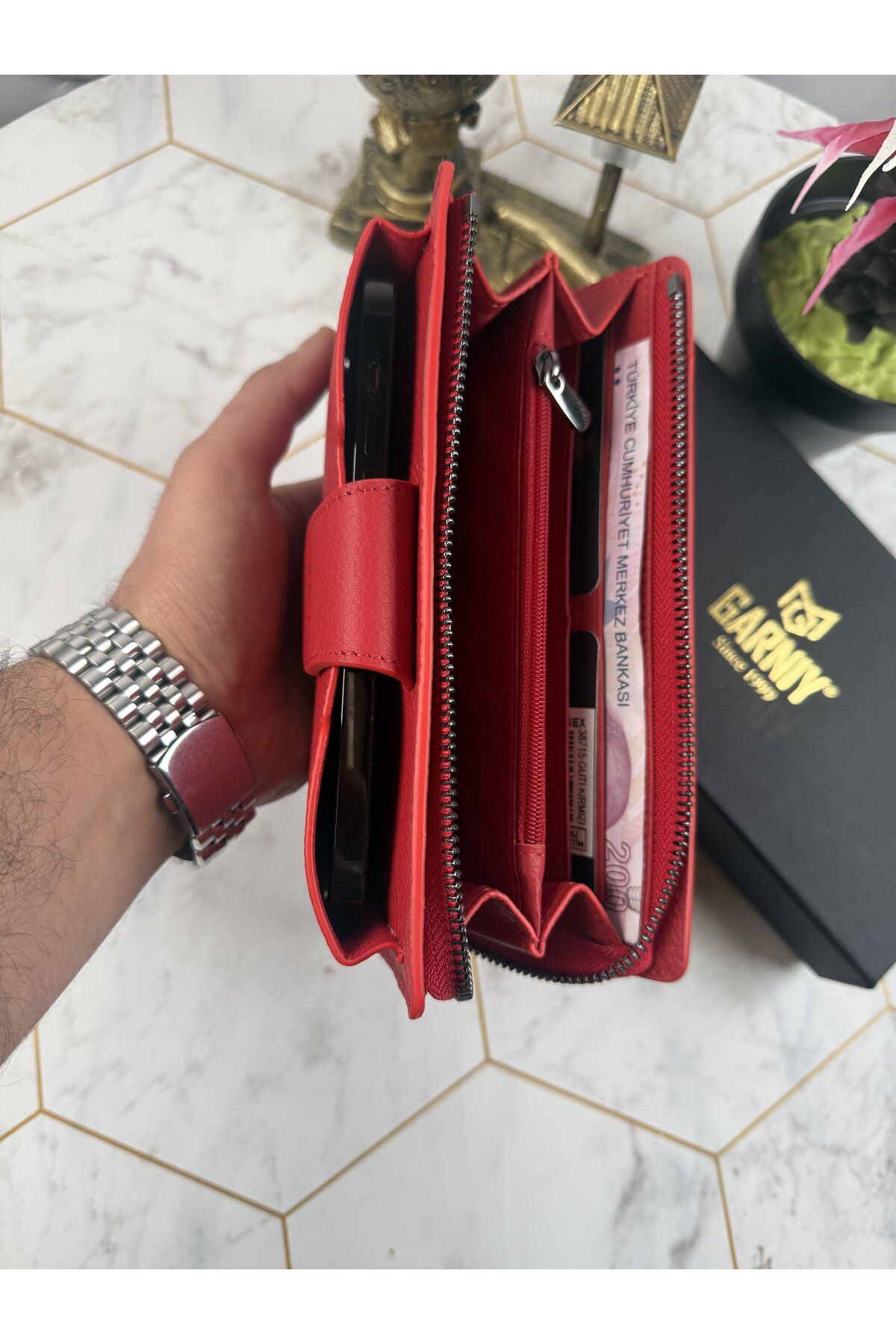 Garniy-Red Wallet with Phone Compartment and Handle, Large Compartment 4