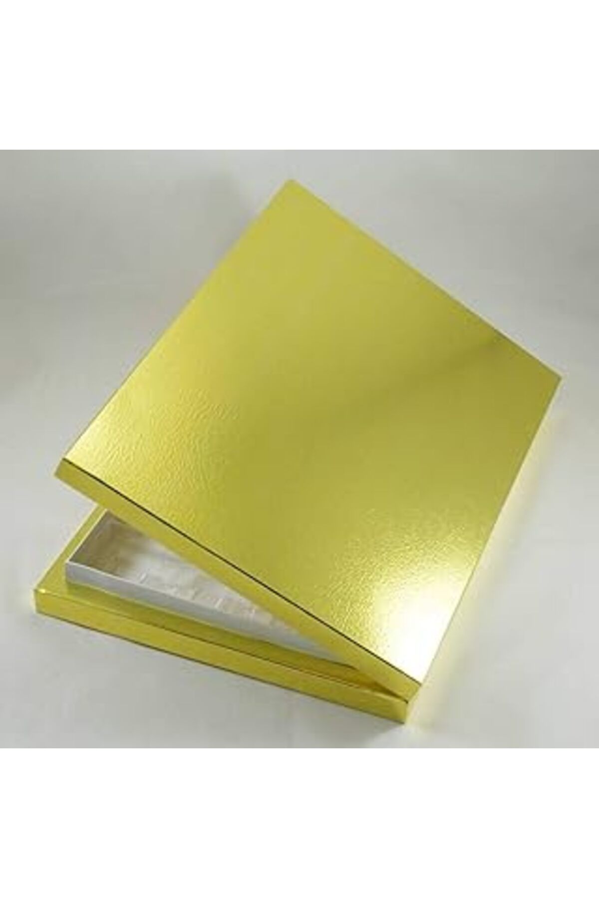Mu Art Ahşap Partivitrini 24 Bölmeli Madlen Çikolata Kutusu Gold (Altın) Renkli