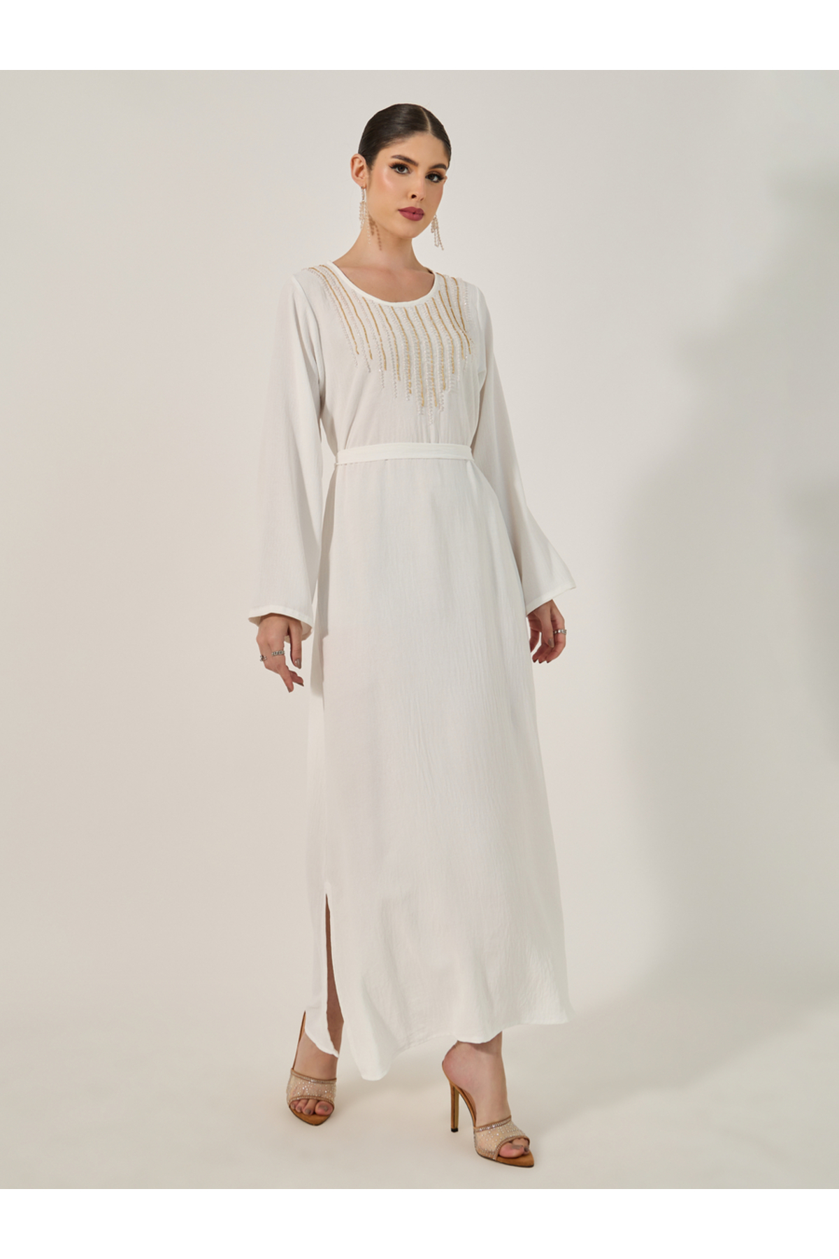 جلابية بفتحة رقبة دائرية