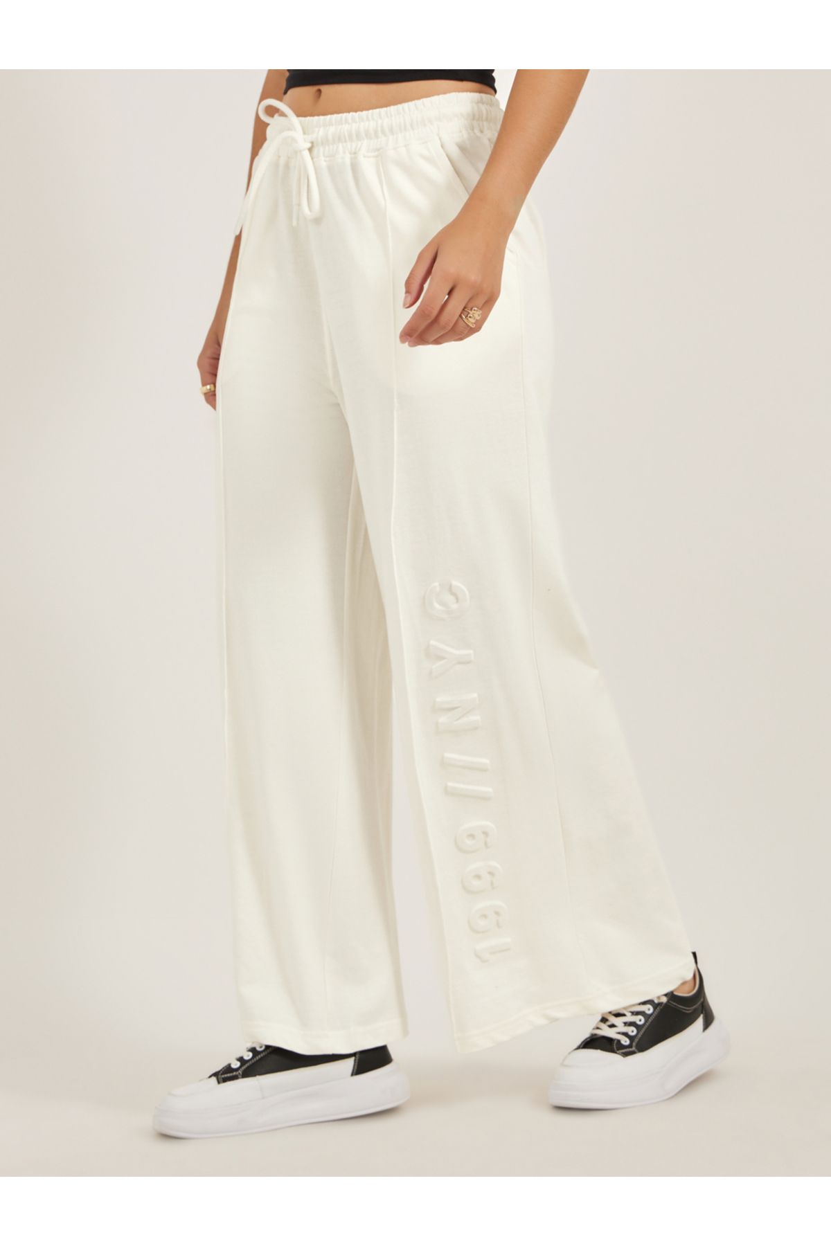 Styli-Embossed Hem Wide Leg Joggers with Drawstring Waist 2