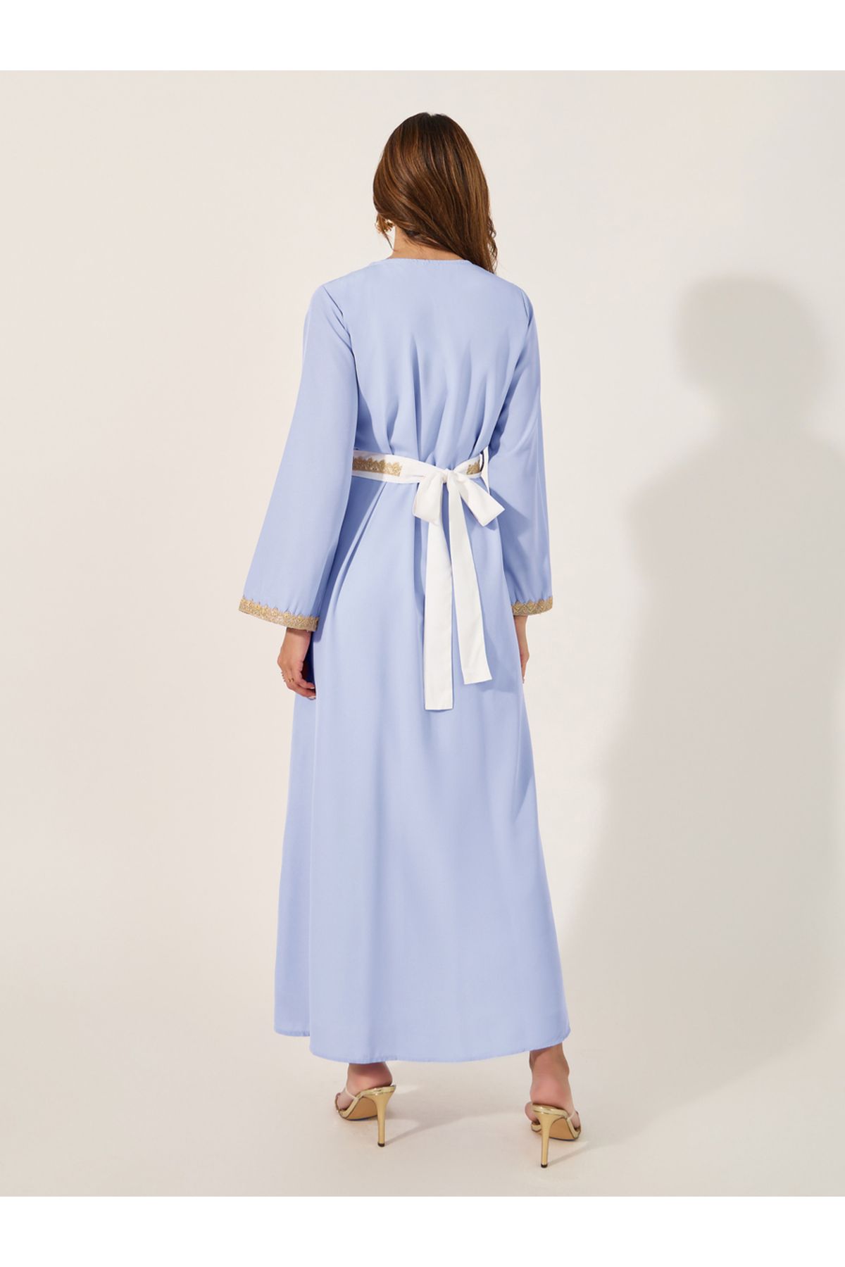 Styli-Mesh Insert V-Neck Lace Detail Belted Kaftan 5