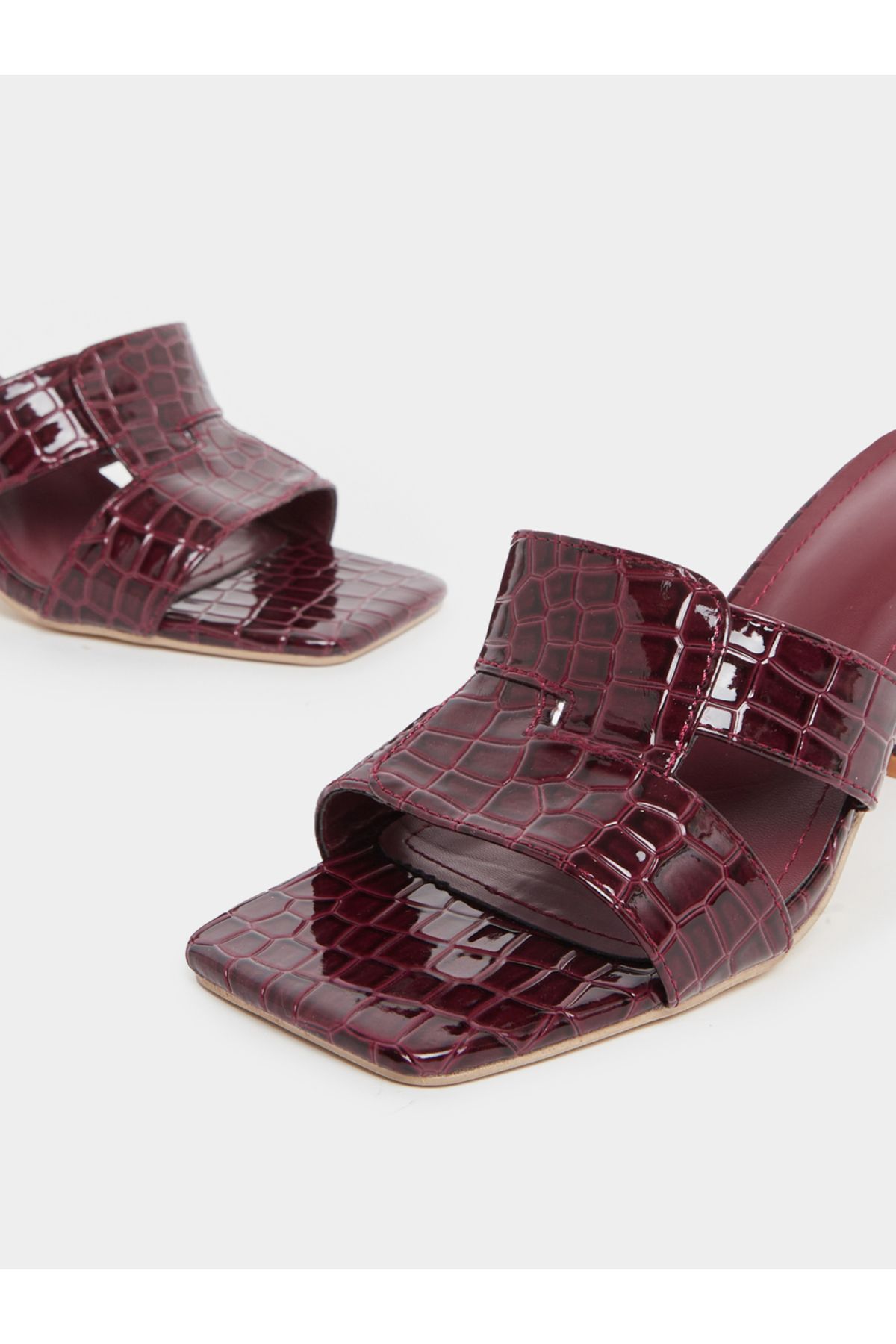 Styli-Croc Texture Double Strap Block Heel Sandals 4