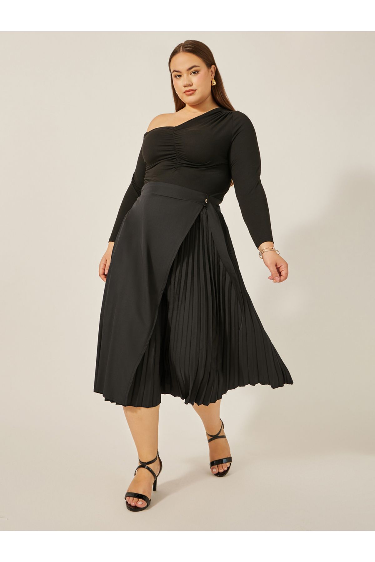 Styli-Plus Size Overlap Wrap A-Line Midi Skirt with Pleated Detail 1