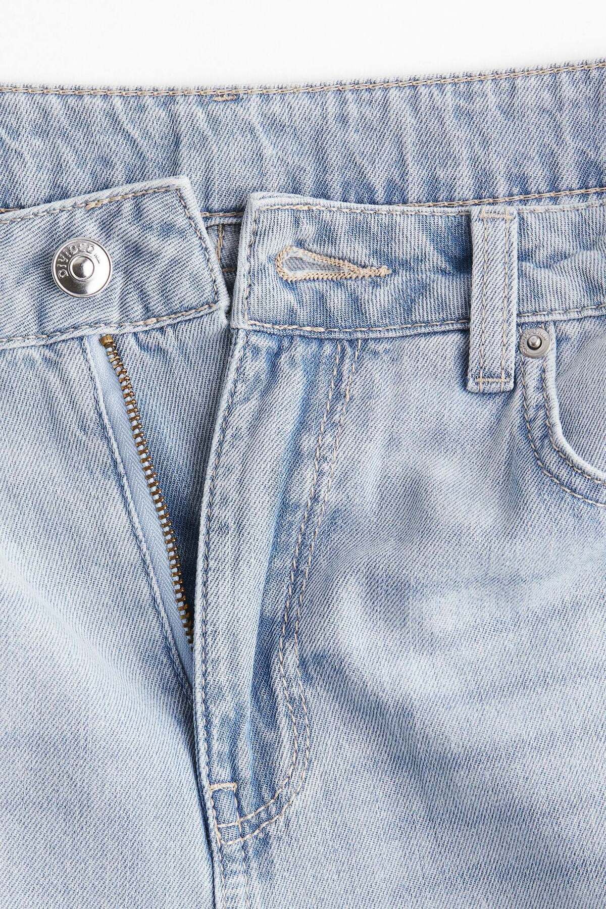 H&M-Feather Soft Flared Ultra High Jeans 4