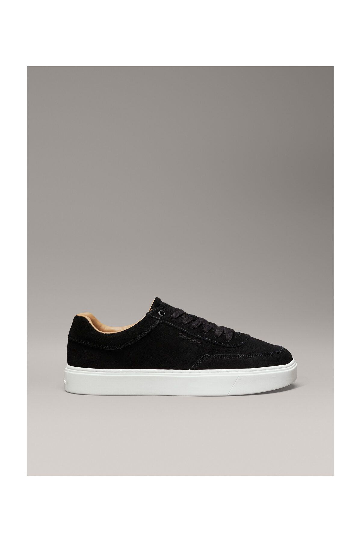 Calvin Klein-Schnürschuhe aus Wildleder mit Spitze 10