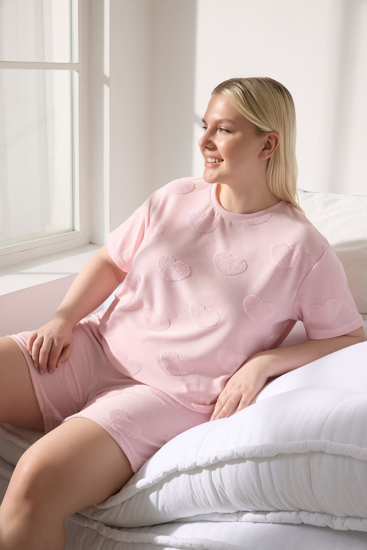 Trendyol Curve Różowy Serduszkowy Wzór Teksturowanej Piżamy Dzianinowej Tbbss25ai00085 Kobieta - XL