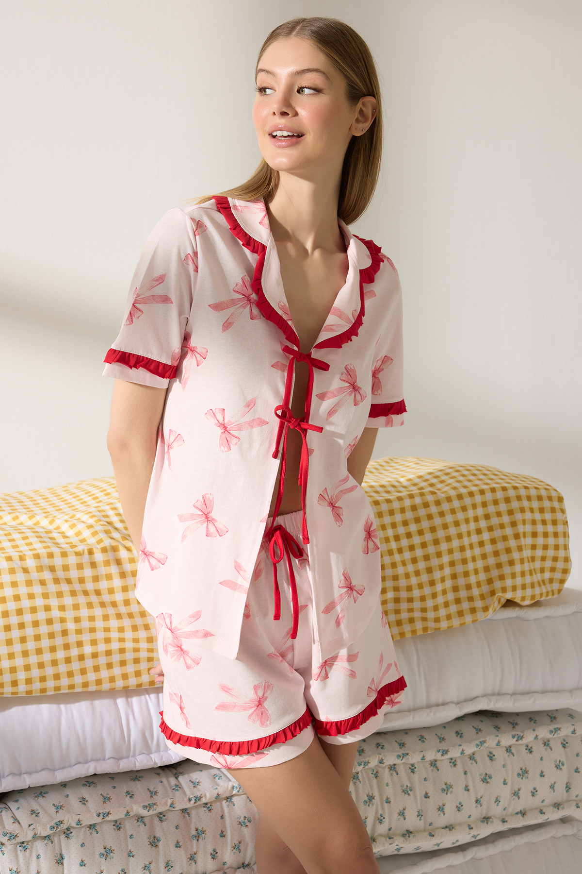 Trendyolmilla  Pembe %100 Pamuklu Kurdele/Fiyonklu Fırfırlı Şortlu Örme Pijama Takımı THMSS25PT00293 - Görsel 2