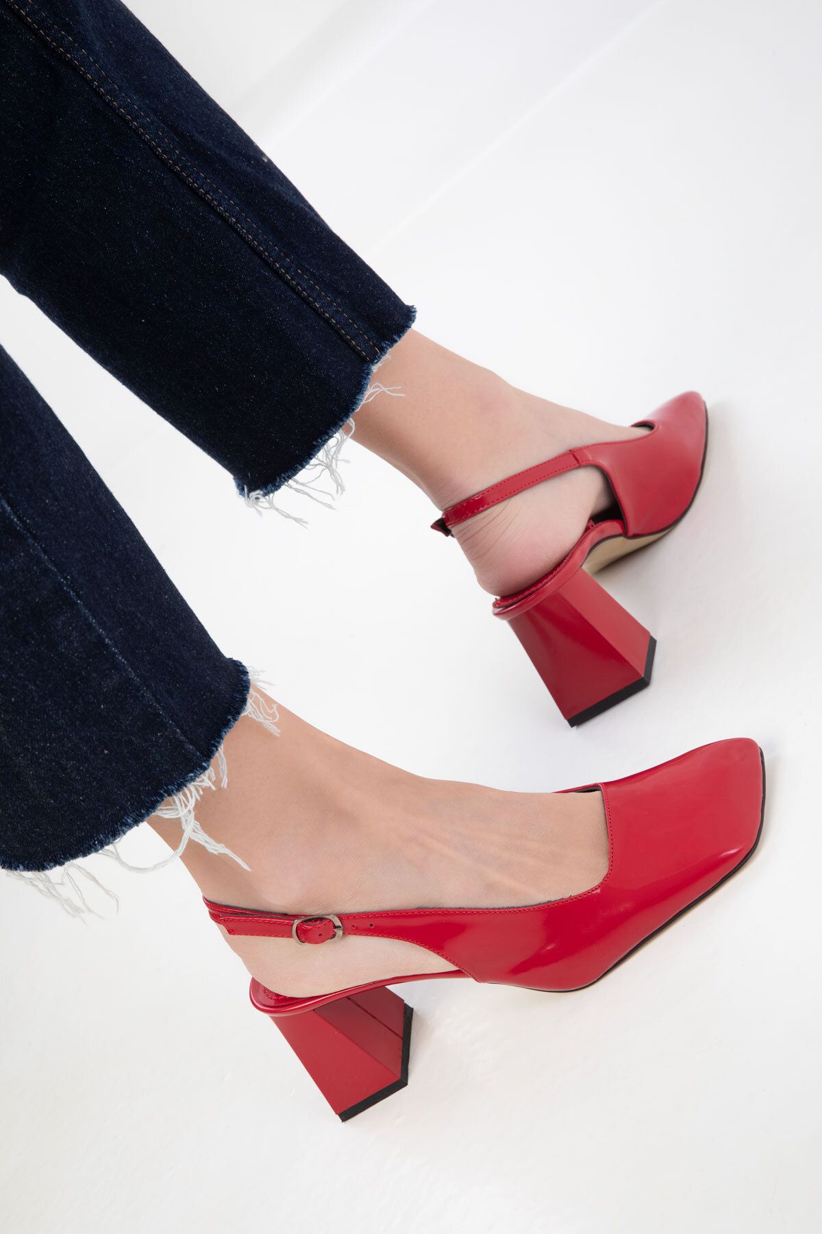 SOHO-Klassische Damenschuhe mit Absatz aus rotem Lackleder 20426 3