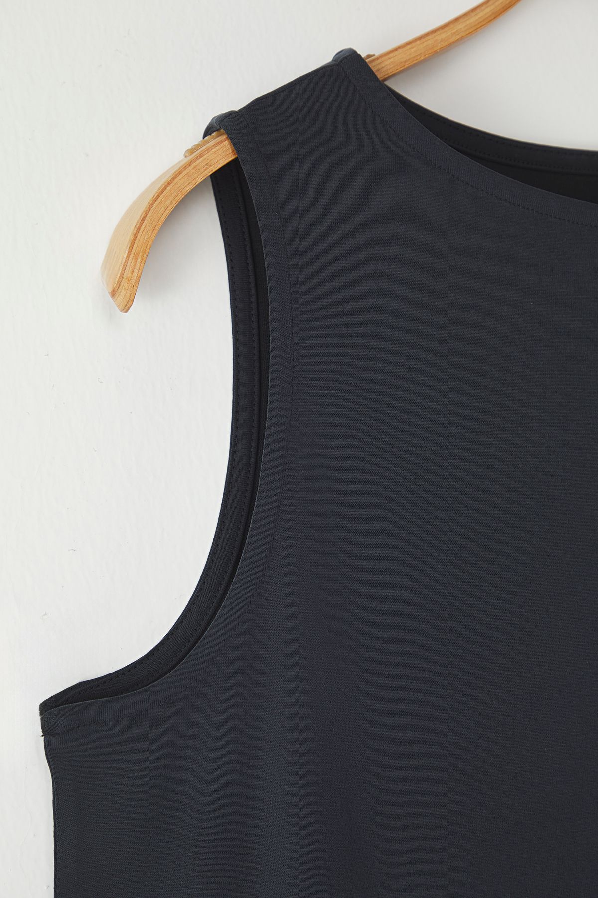 Trendyol Curve-Antracitové pletené šaty větší velikosti - Pohodlný modalový jednoduchý dres TBBSS25AH00138 6