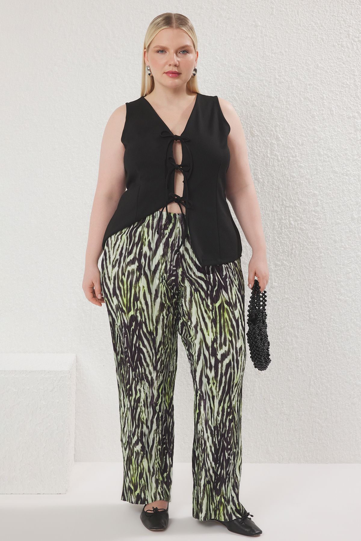 complete the look image