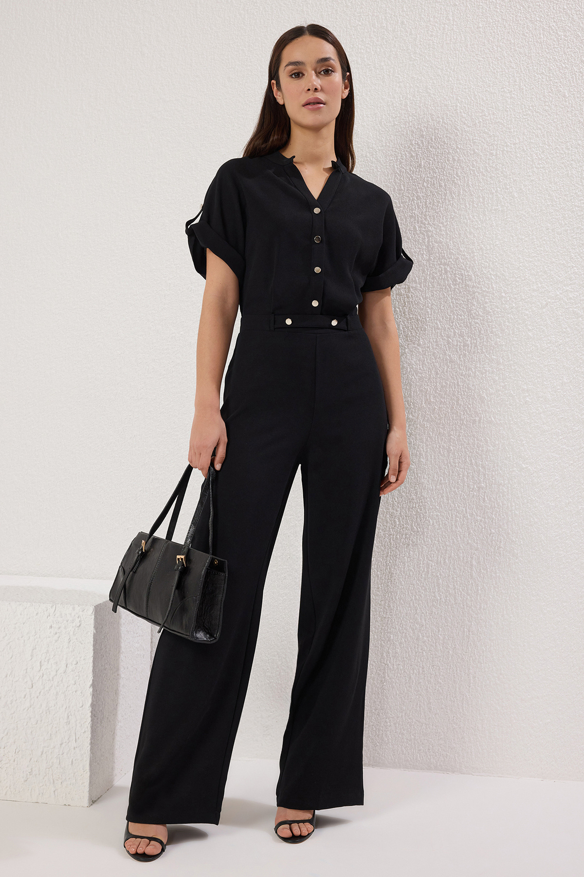 Trendyol Collection-Schwarzer, langer, gewebter Overall aus Krepp mit Richterkragen TWOSS25TU00031 2