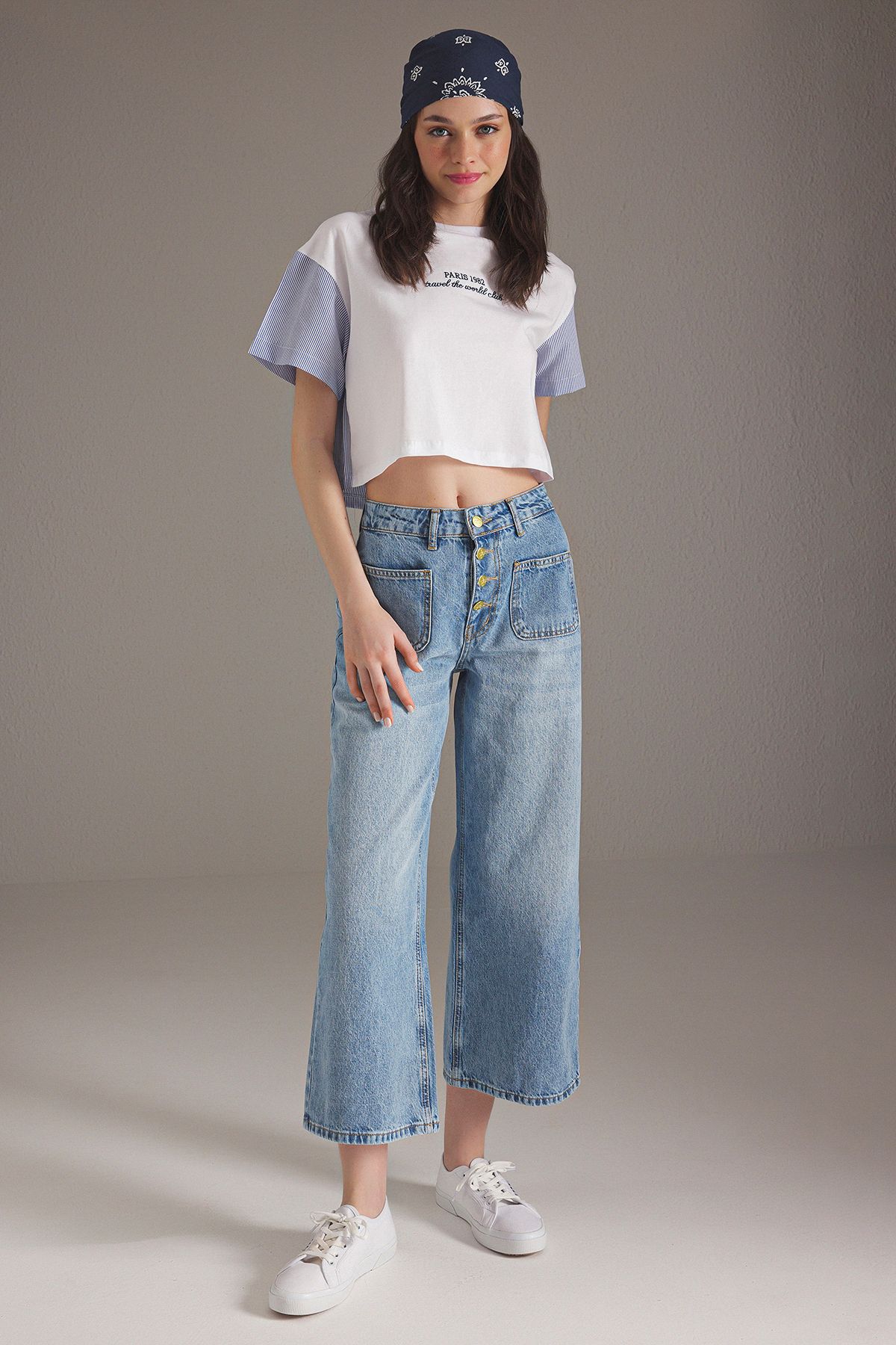Trendyol Collection-Blaue Culotte-Jeans mit Knopfdetail und hoher Taille TWOSS25JE00223 2