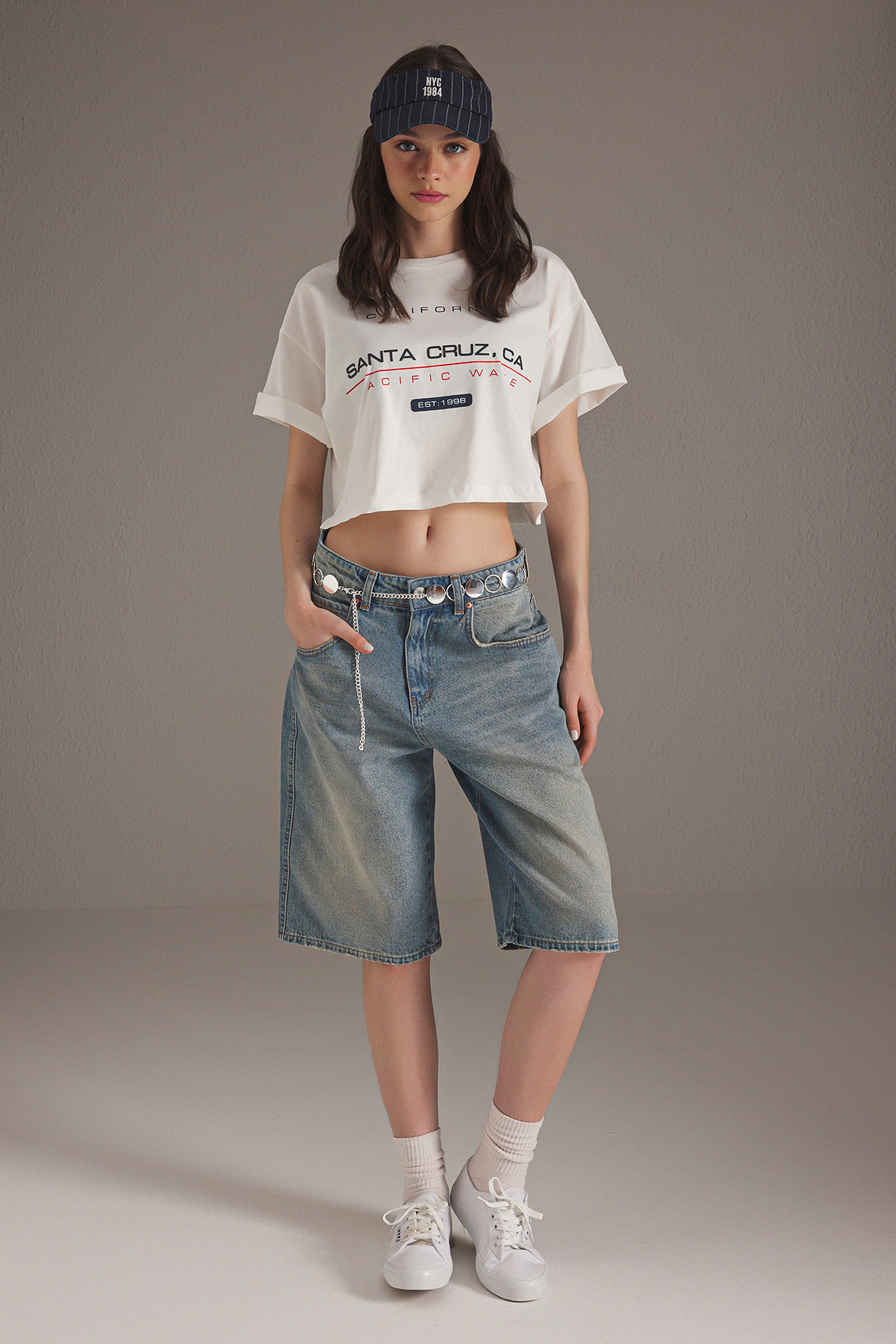 Trendyolmilla  Mavi Soluk Efekt Vintage Normal Bel Denim Jorts Bermuda TWOSS25SR00150 - Görsel 2