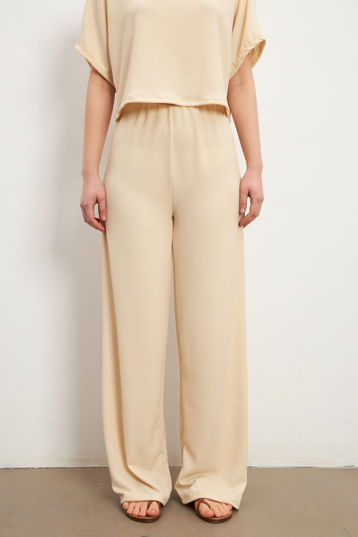 MODAGEN-Women's Beige Short Sleeve Crinkle Pants Set 4