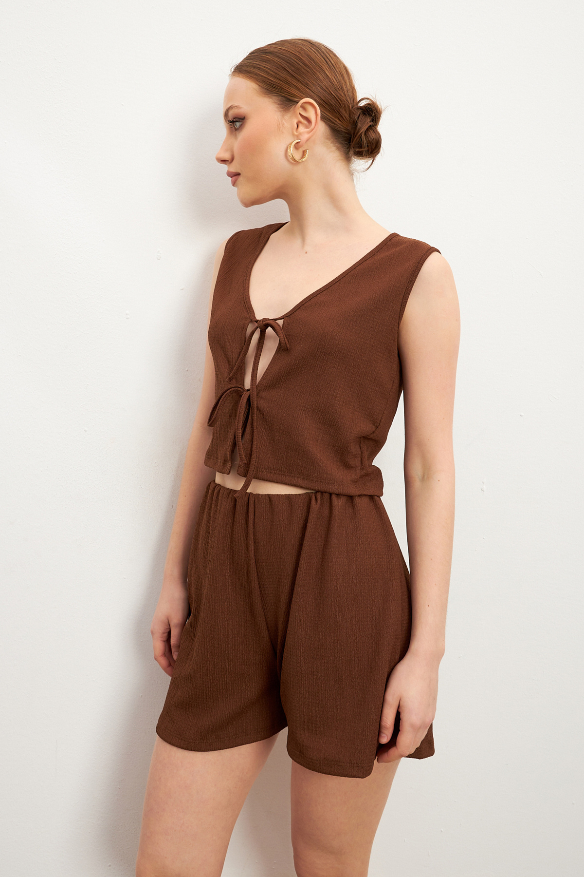Know-Women's Brown Tie-Up Sleeveless Crinkle Shorts Suit 4